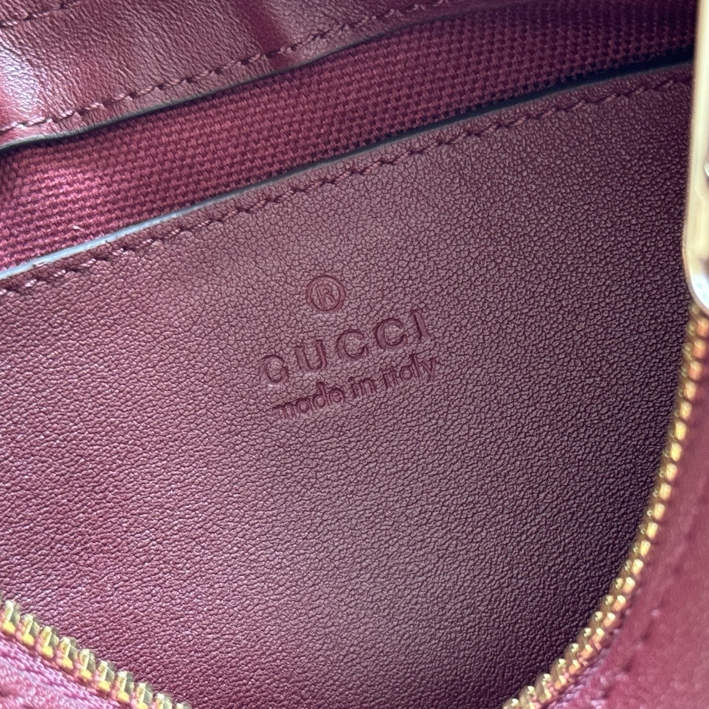 Gucci Basic Bag Canvas Gold S