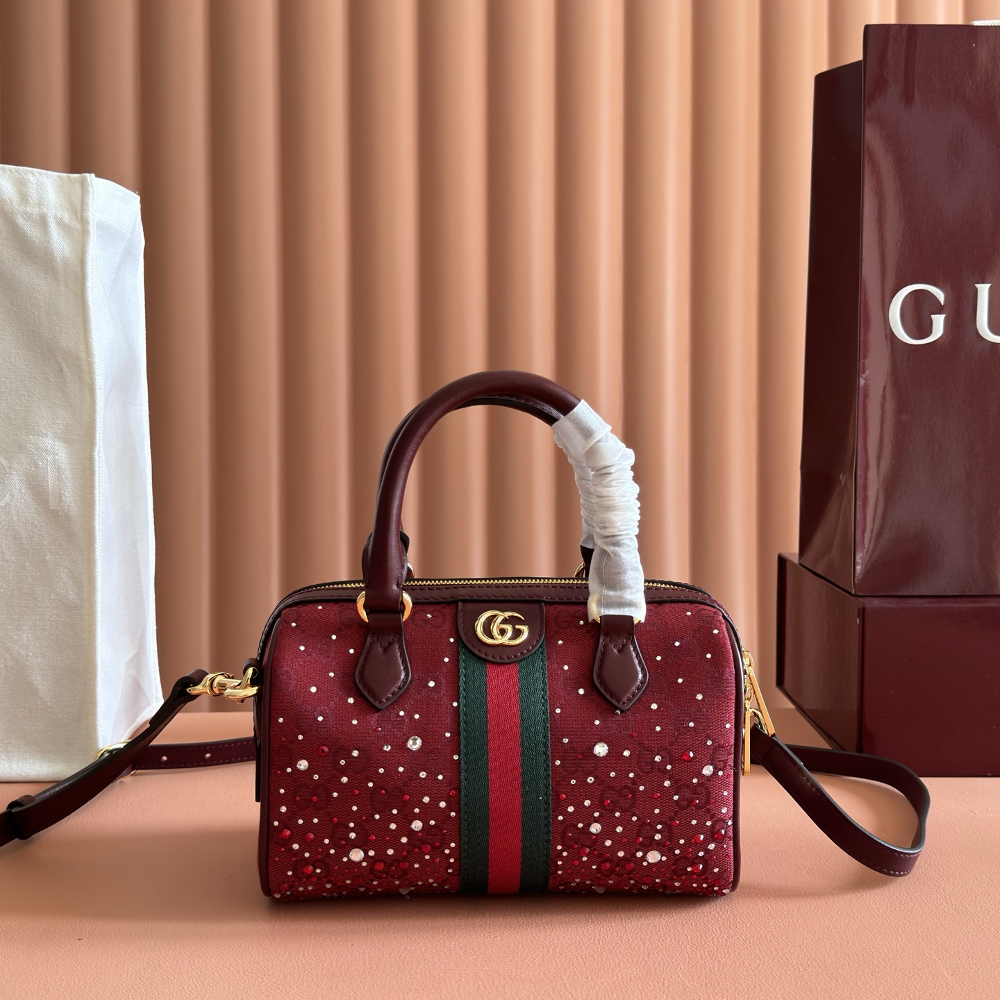 Gucci Basic Bag Canvas Gold S