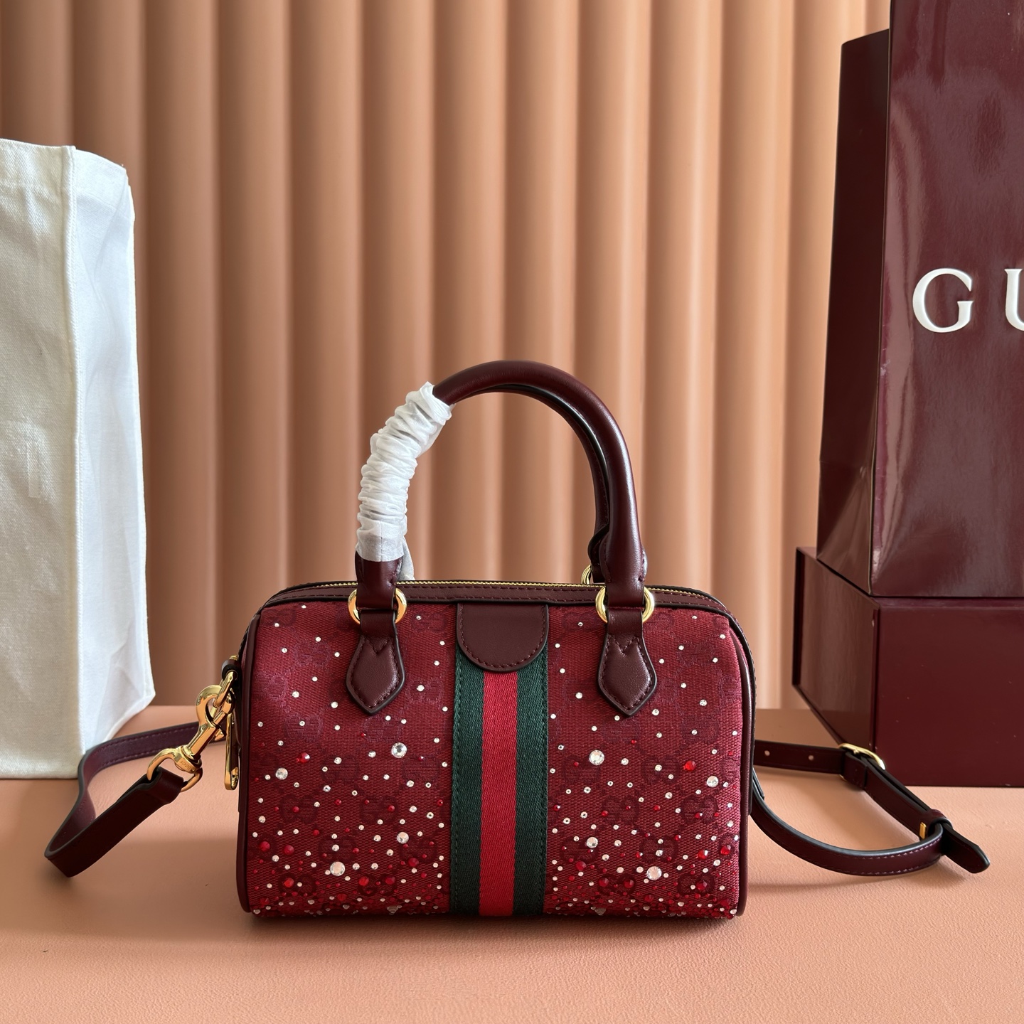 Gucci Basic Bag Canvas Gold S