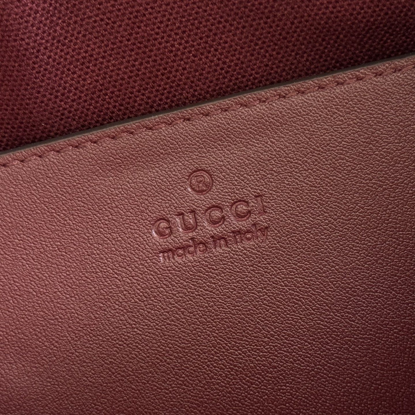 Gucci Basic Bag Canvas Gold S