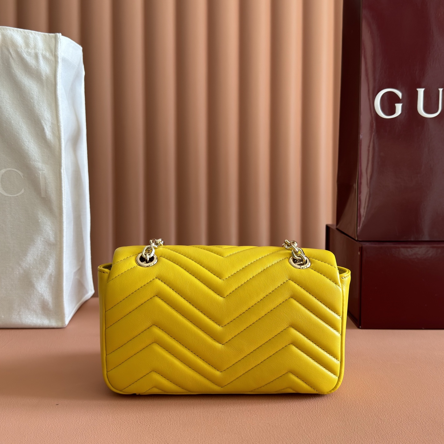 Gucci Basic Bag Sheepskin White M-l-s