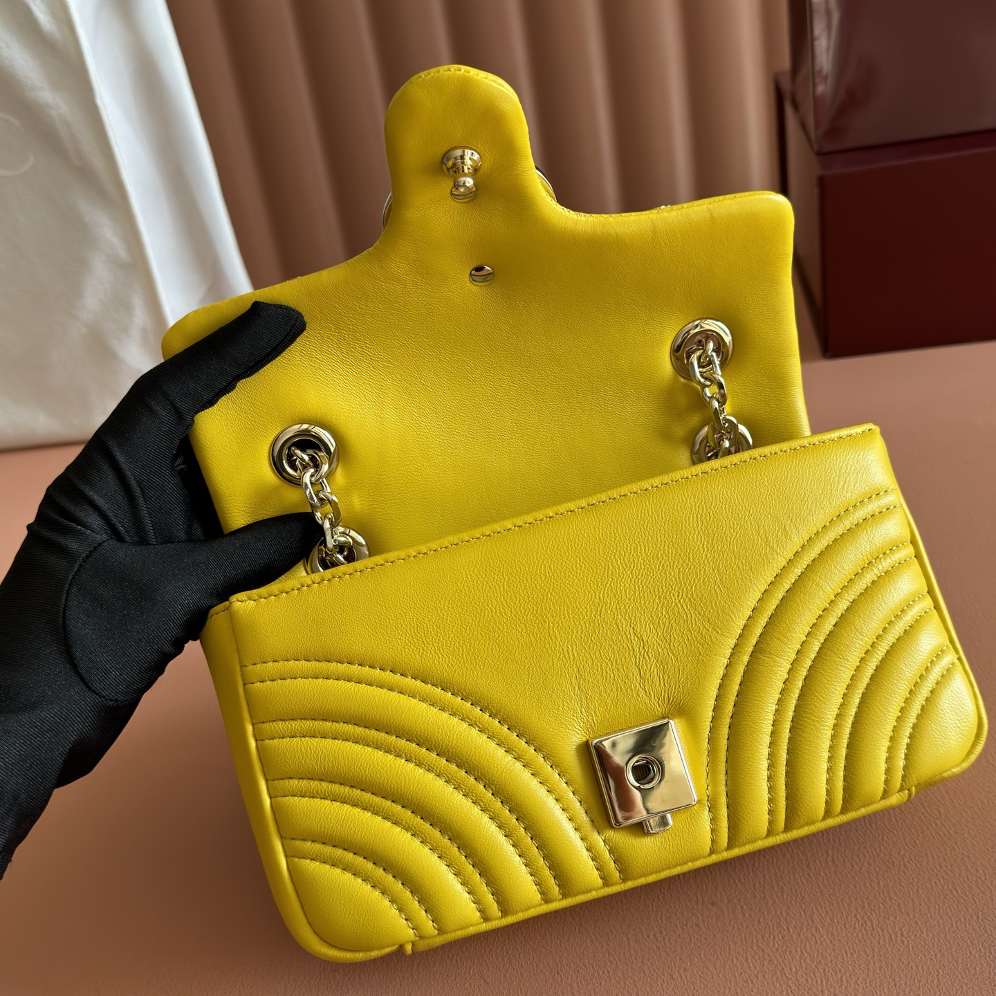 Gucci Basic Bag Sheepskin White M-l-s