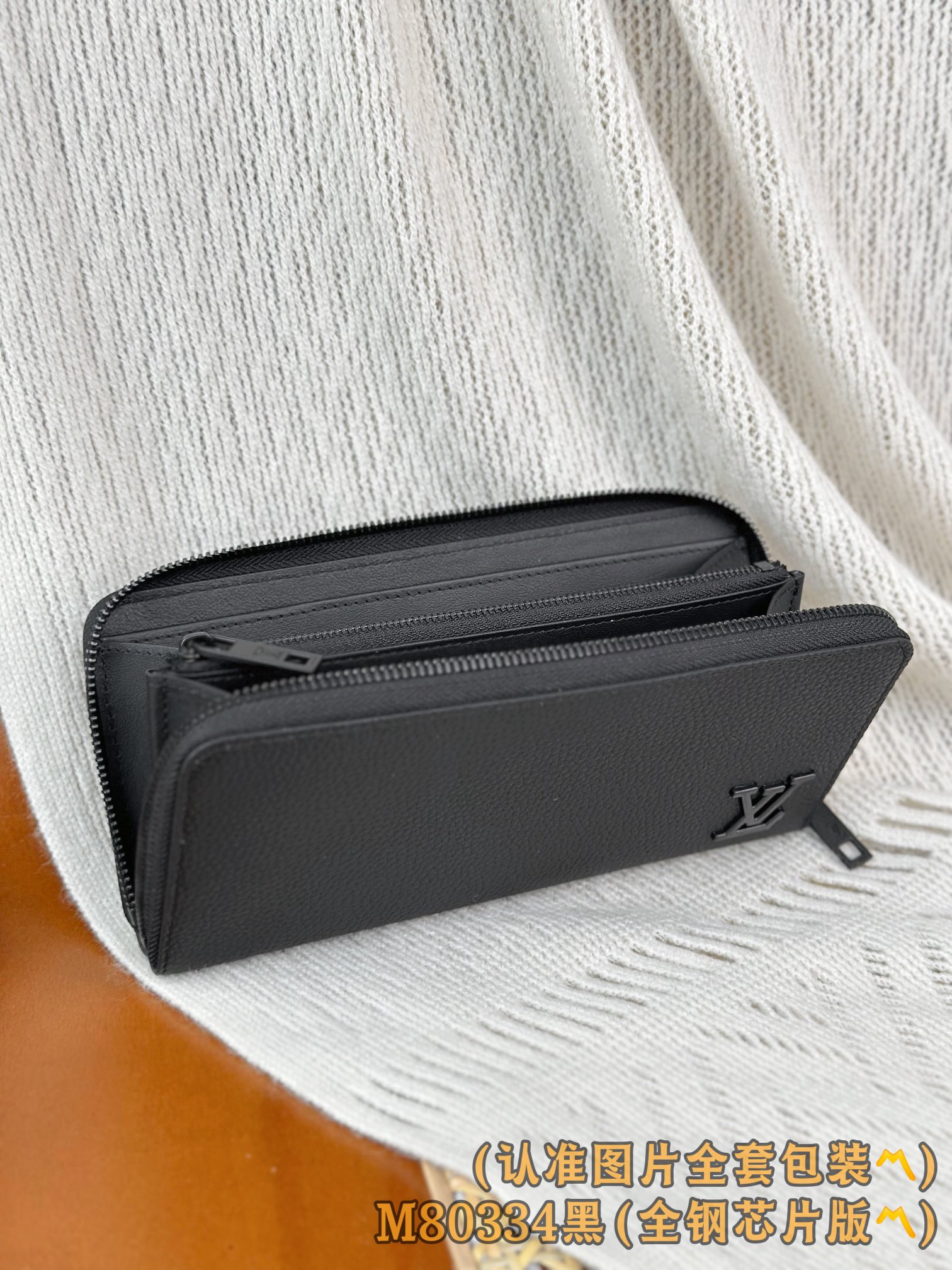 Basic Bag Cow Leather Black M-l-s
