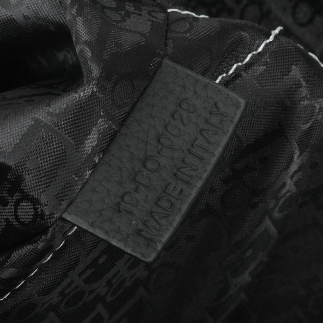 Dior Shoulder Bag Cow Leather Black