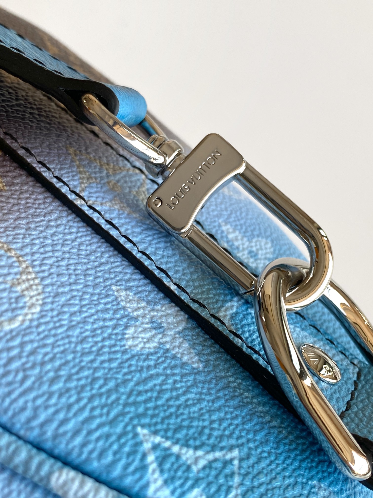 Louis Vuitton Basic Bag Cow Leather Green M-l-s