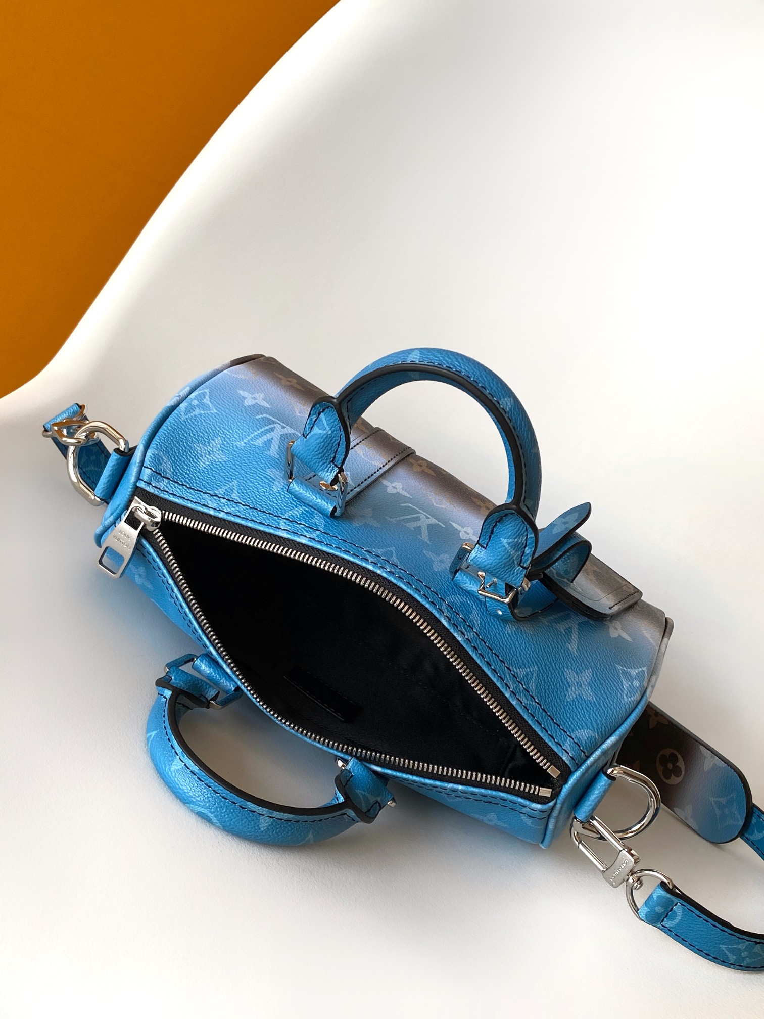 Louis Vuitton Basic Bag Cow Leather Green M-l-s