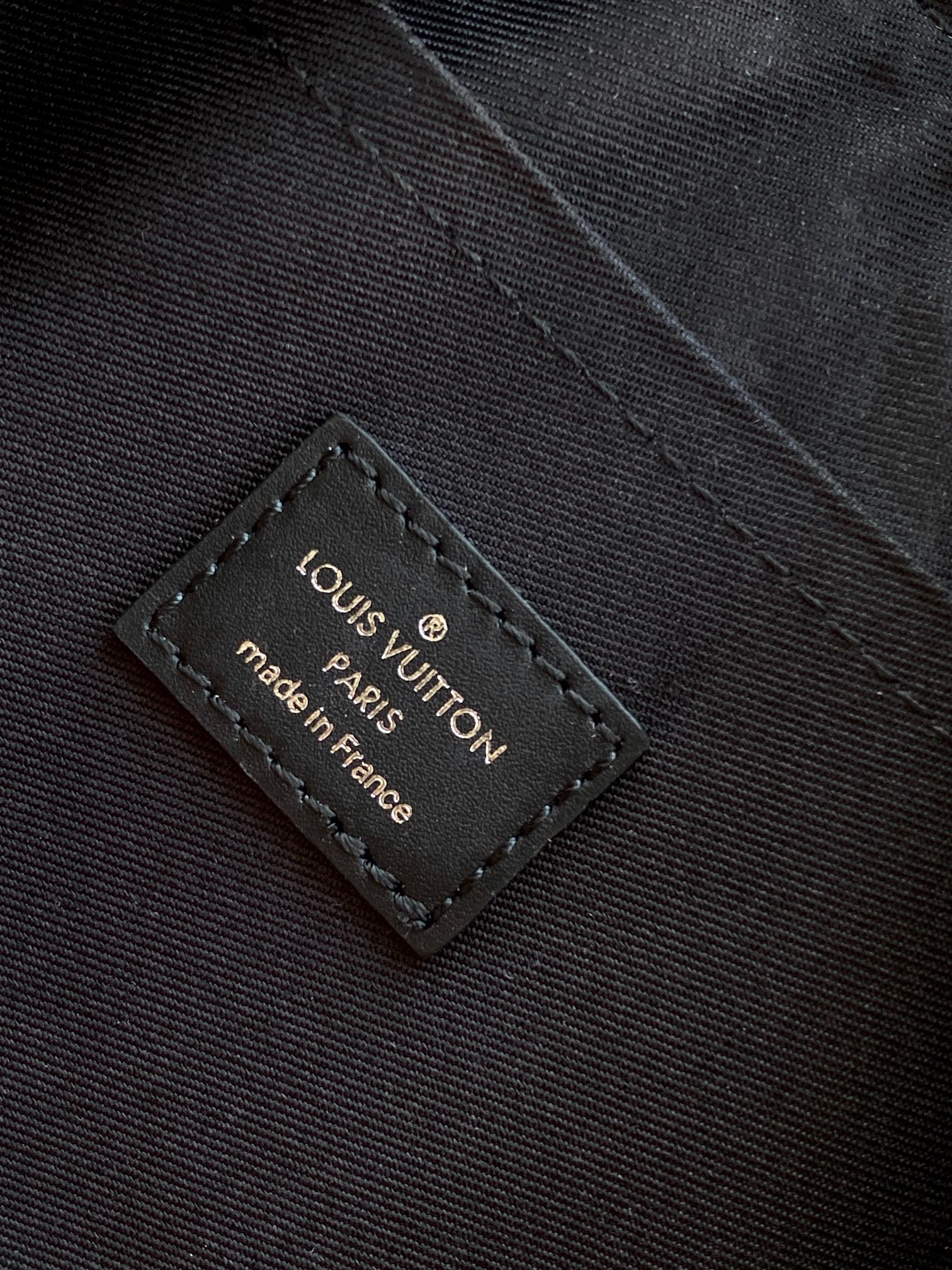 Louis Vuitton Basic Bag Cow Leather Green M-l-s