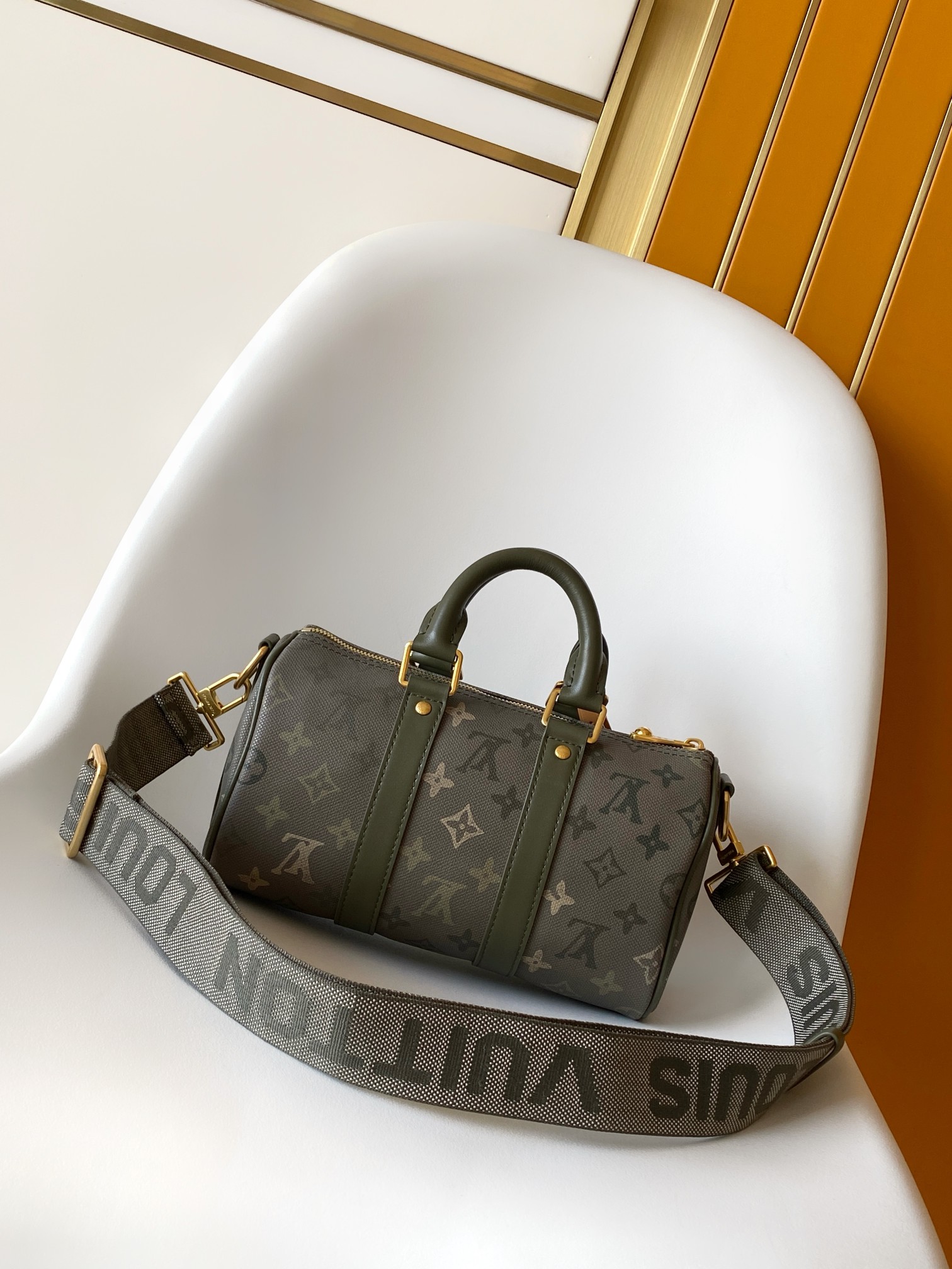 Louis Vuitton Basic Bag Cow Leather Green M-l-s
