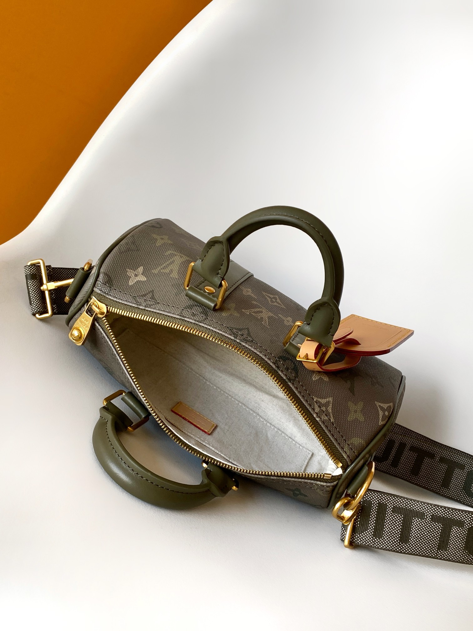 Louis Vuitton Basic Bag Cow Leather Green M-l-s