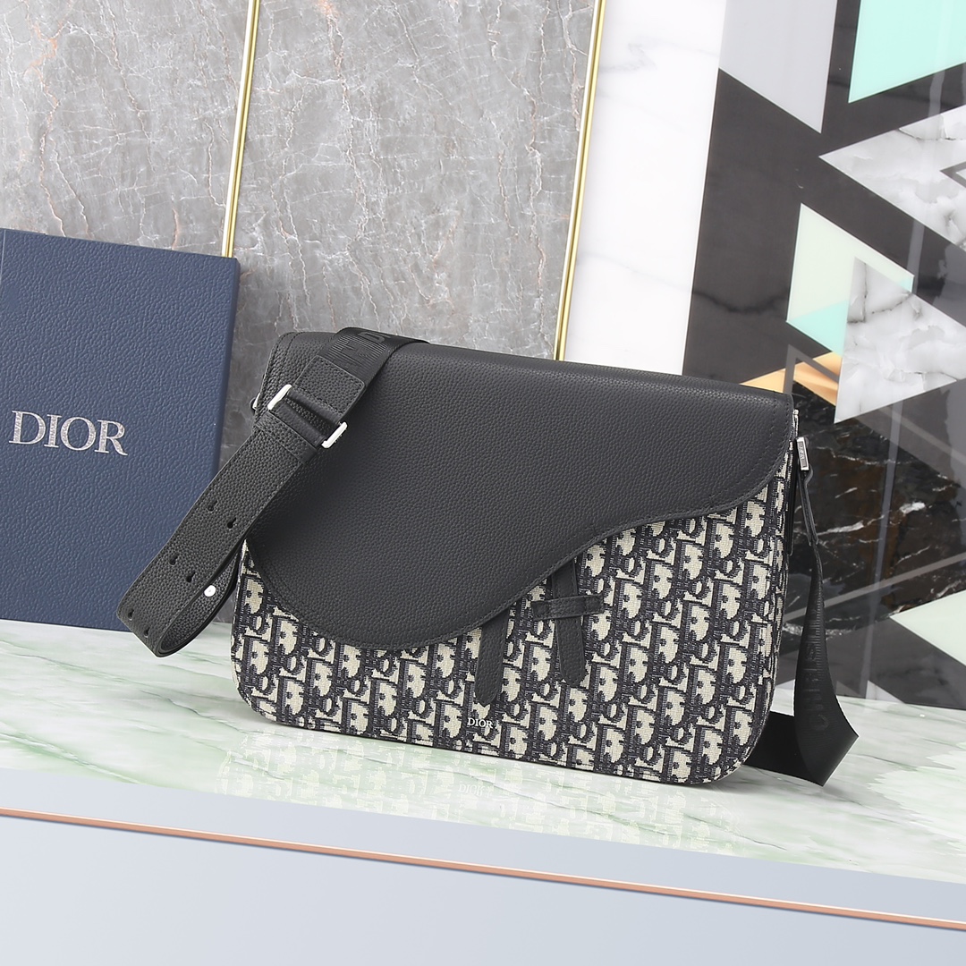 Dior Basic Bag Cow Leather Black M-l-s