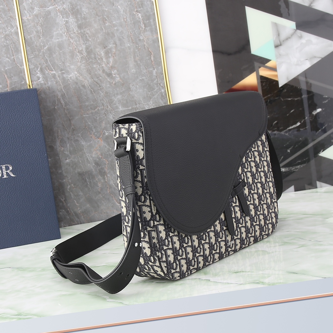 Dior Basic Bag Cow Leather Black M-l-s