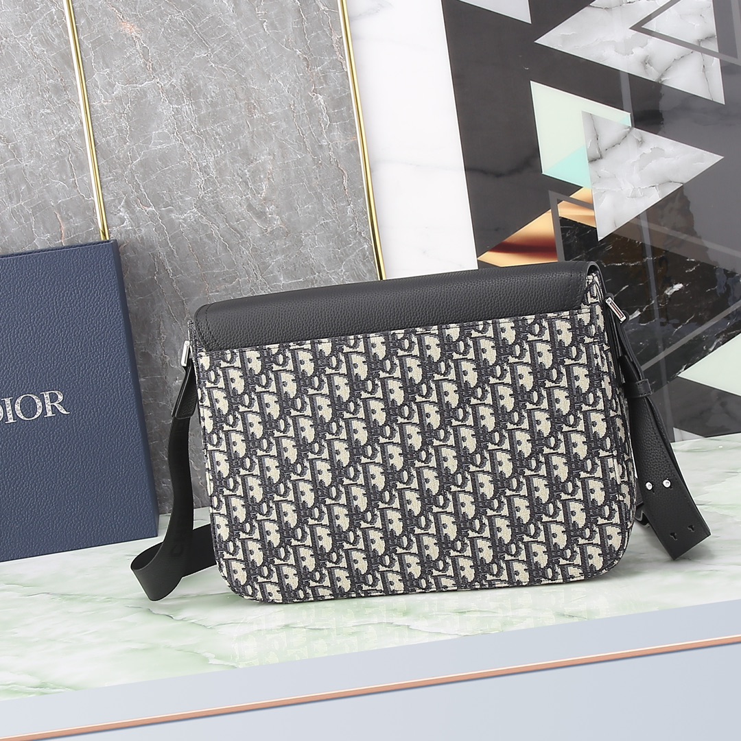 Dior Basic Bag Cow Leather Black M-l-s