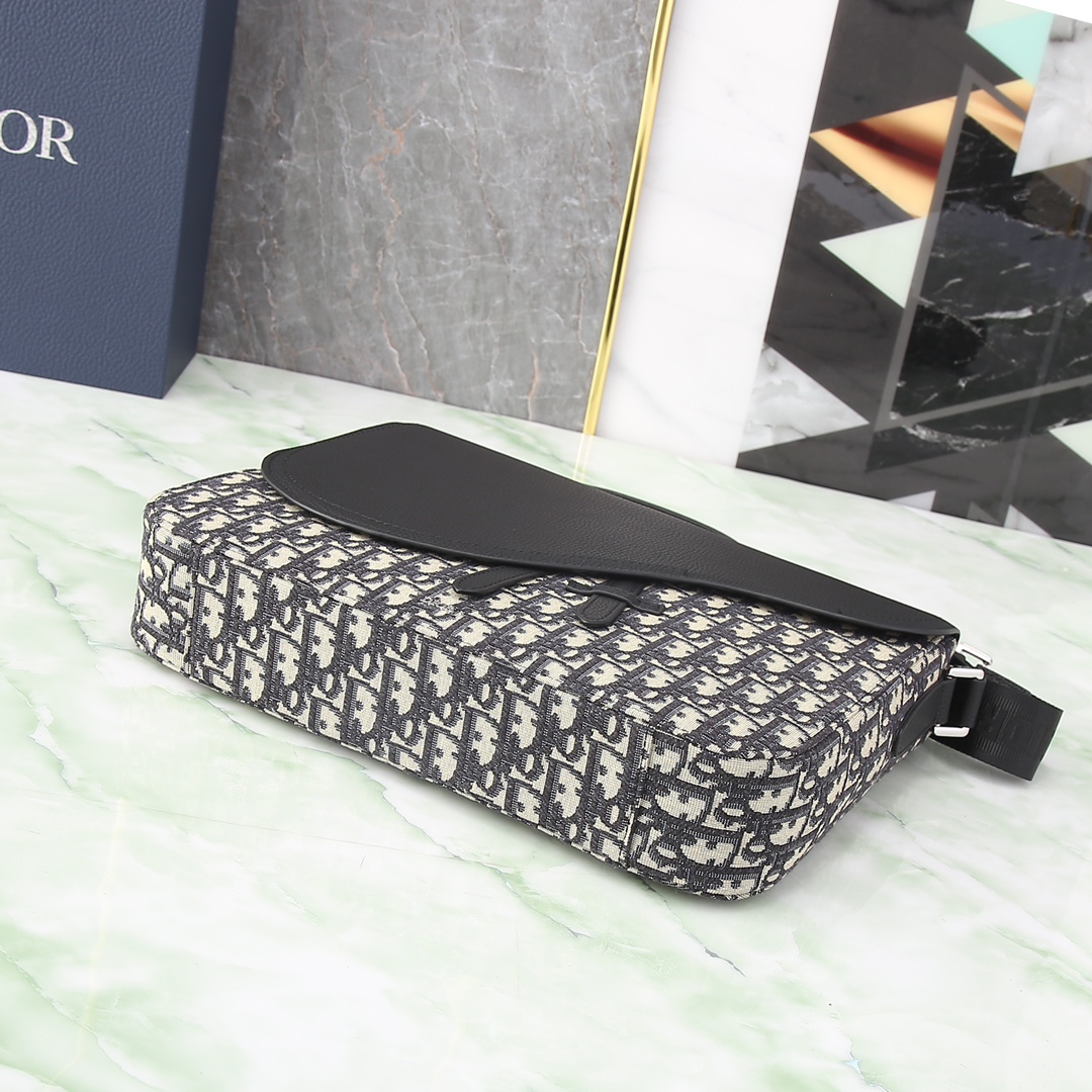 Dior Basic Bag Cow Leather Black M-l-s