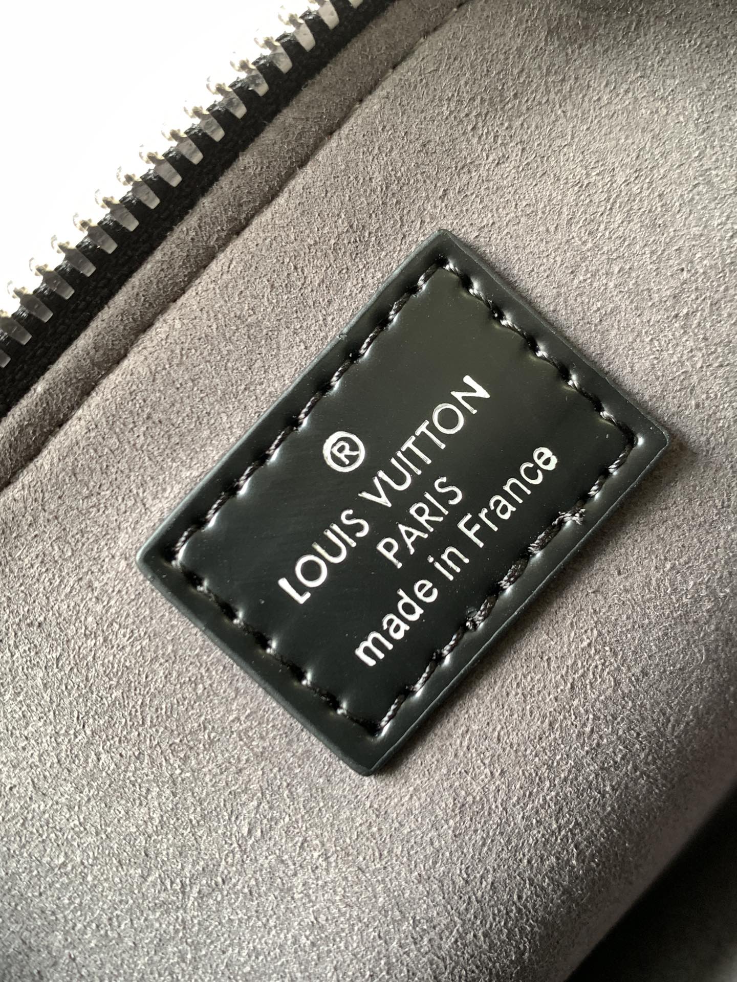 Louis Vuitton Basic Bag Cow Leather Black M-l-s