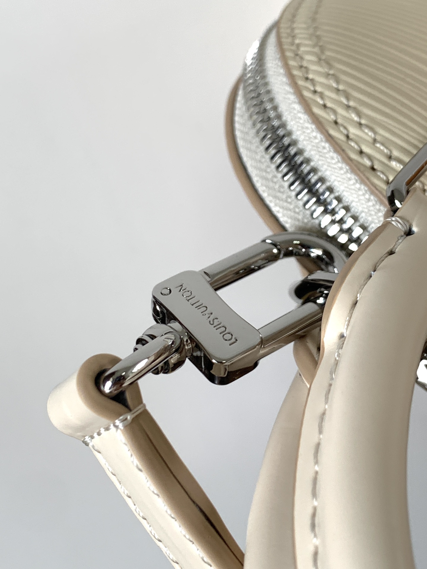 Louis Vuitton Basic Bag Cow Leather Black M-l-s