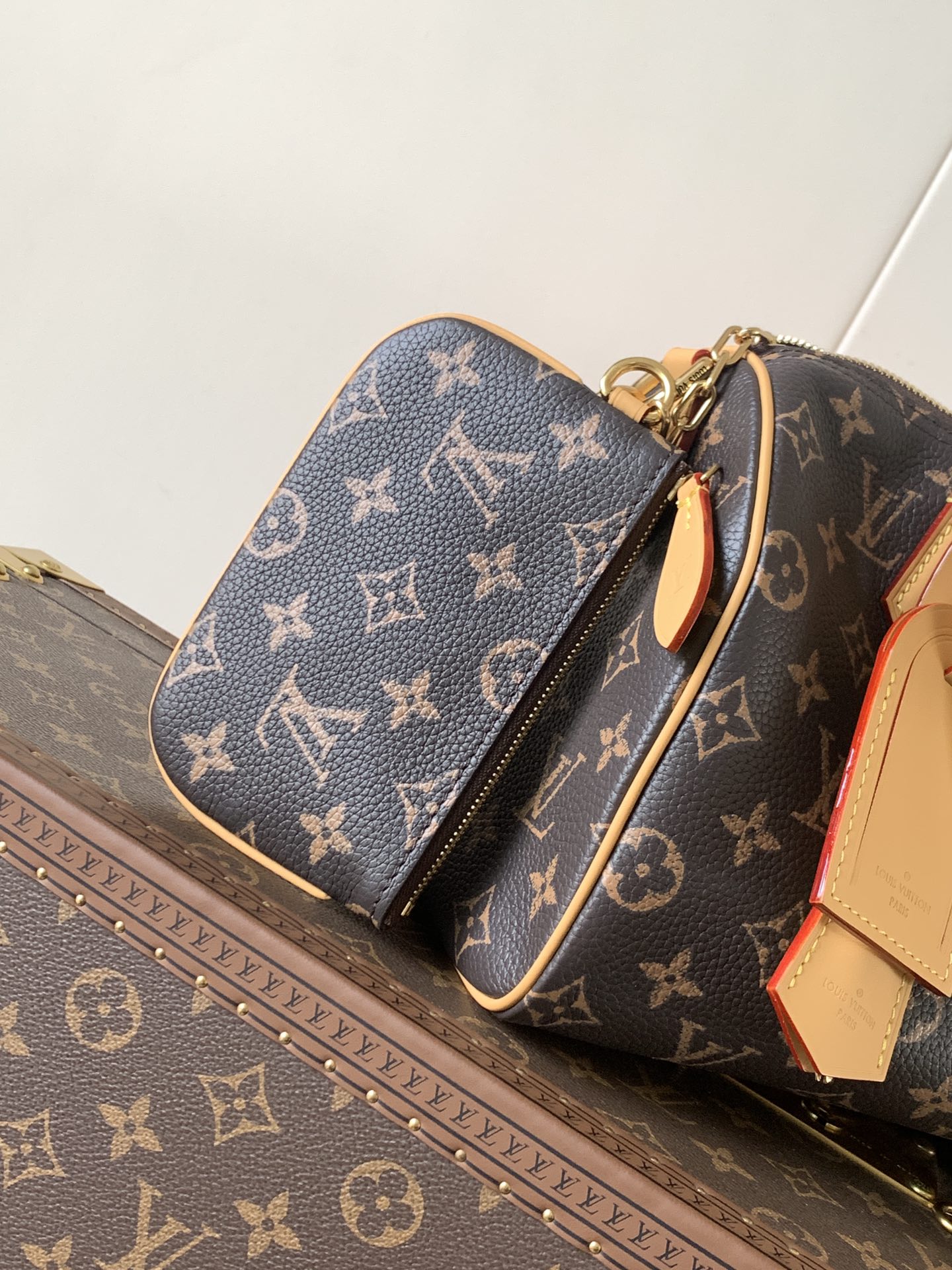 Louis Vuitton Basic Bag Cow Leather Red M-l-s