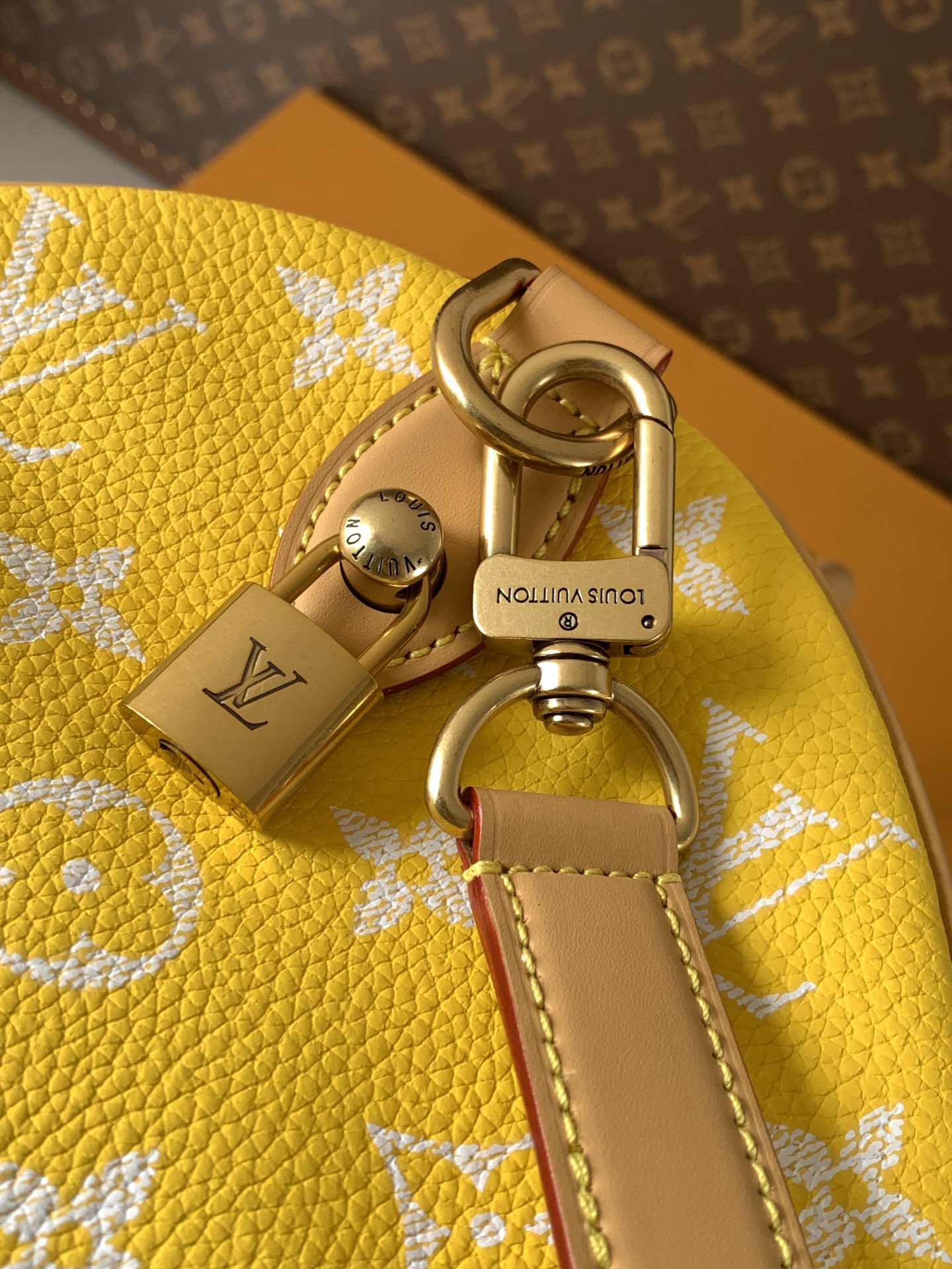 Louis Vuitton Basic Bag Cow Leather Green M-l-s