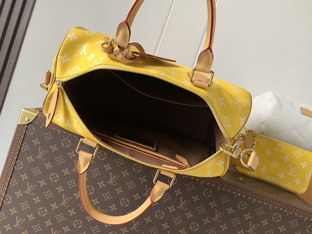 Louis Vuitton Basic Bag Cow Leather Green M-l-s