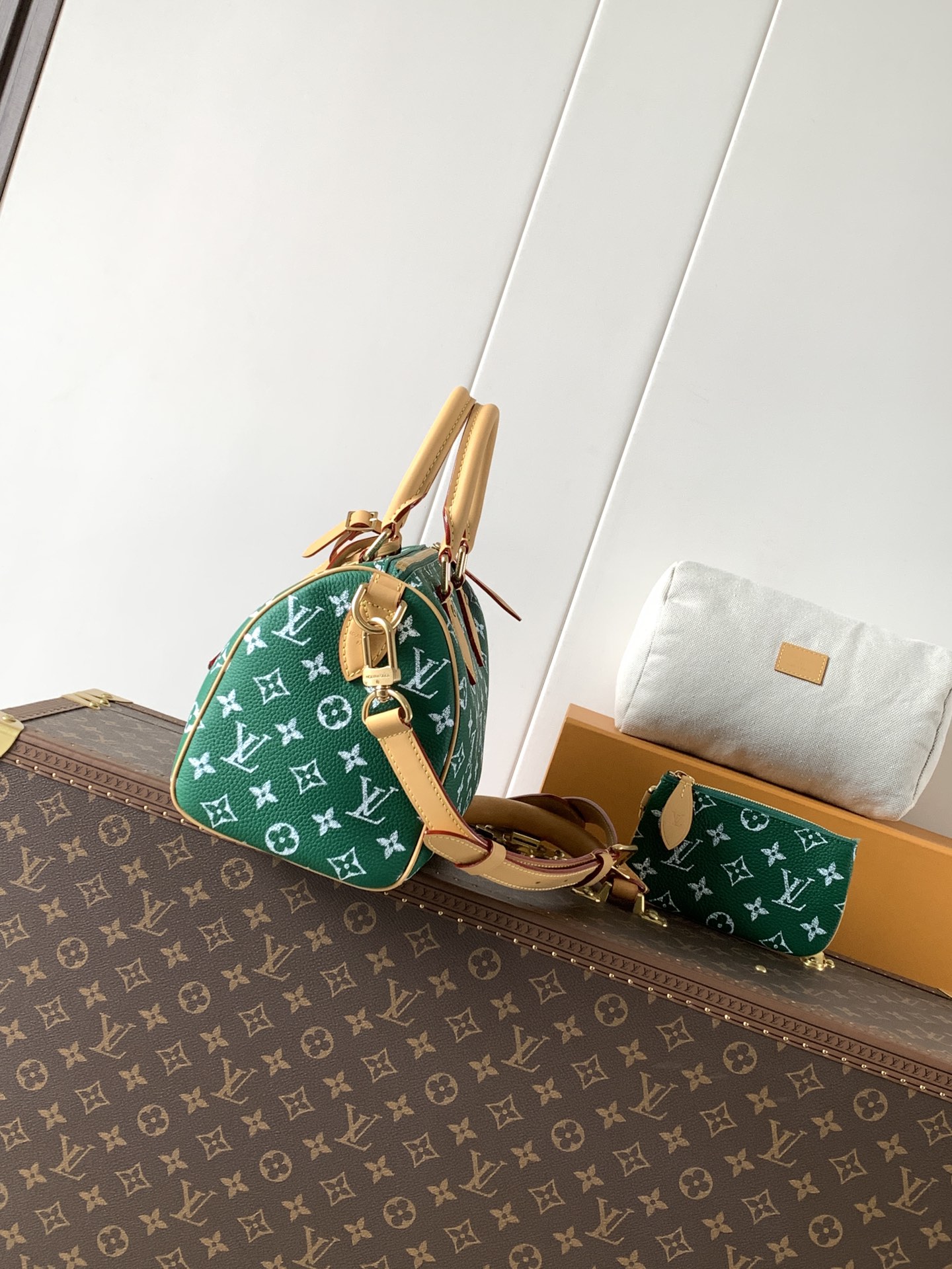 Louis Vuitton Basic Bag Cow Leather Red M-l-s