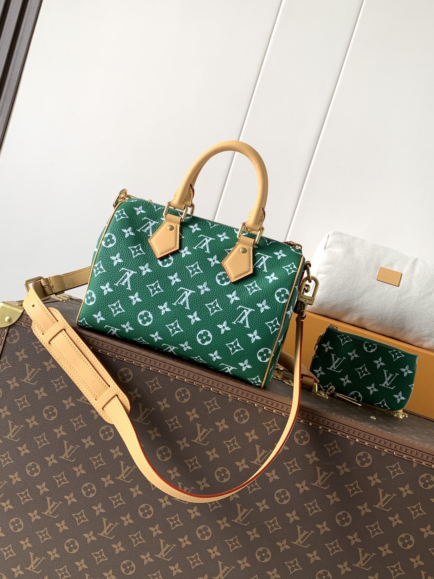 Louis Vuitton Basic Bag Cow Leather Red M-l-s