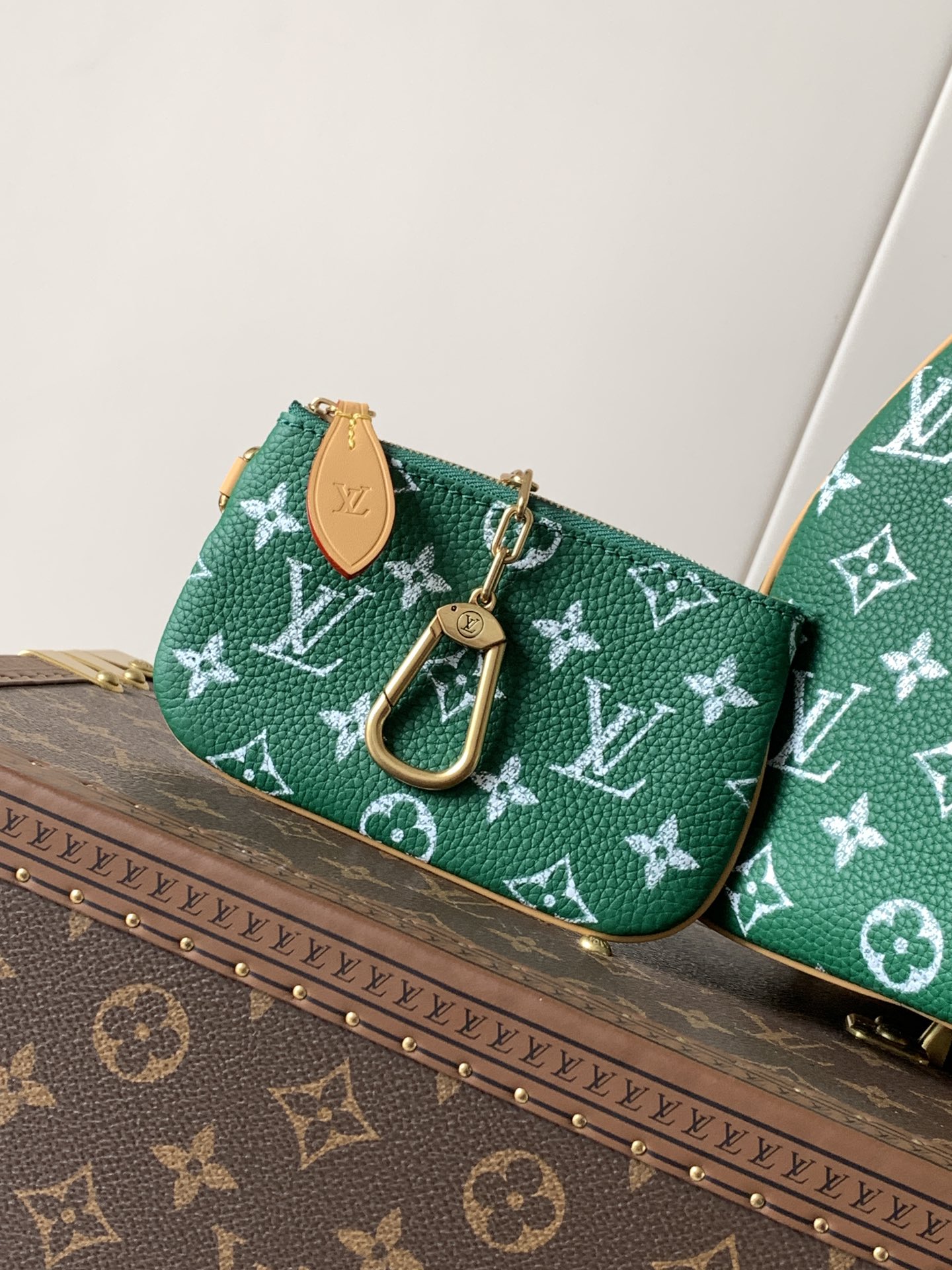 Louis Vuitton Basic Bag Cow Leather Red M-l-s