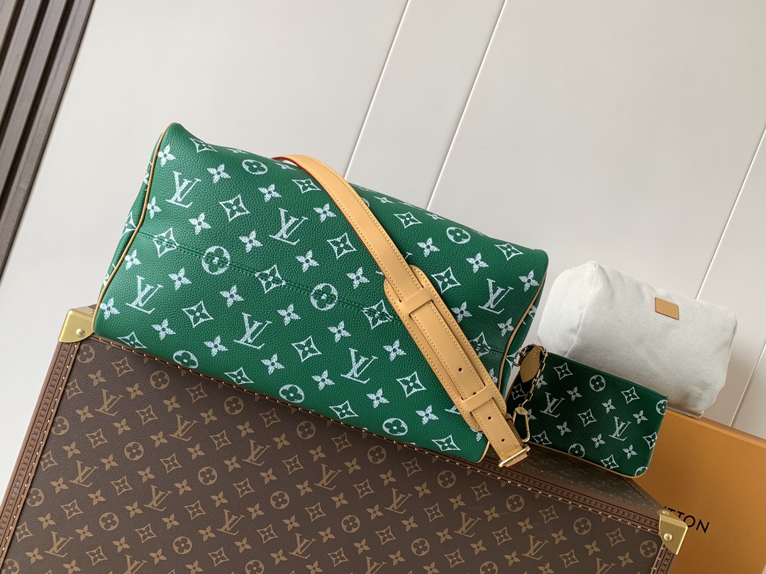 Louis Vuitton Basic Bag Cow Leather Green M-l-s
