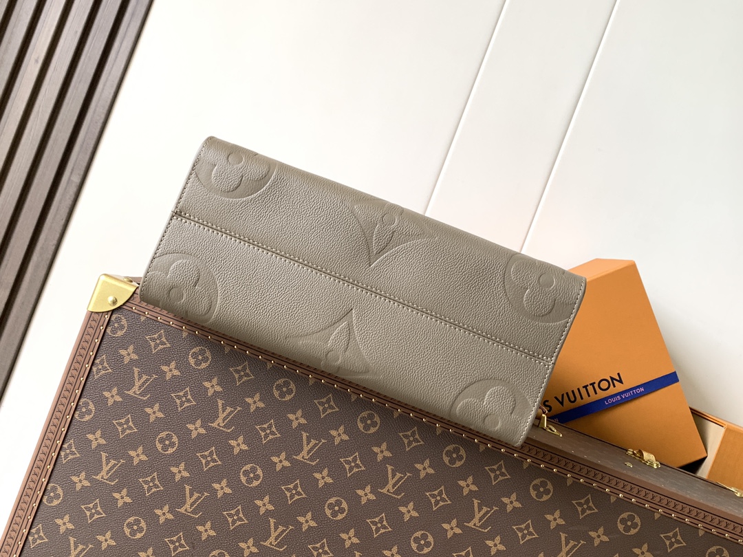 Louis Vuitton Basic Bag Cow Leather Black M-l