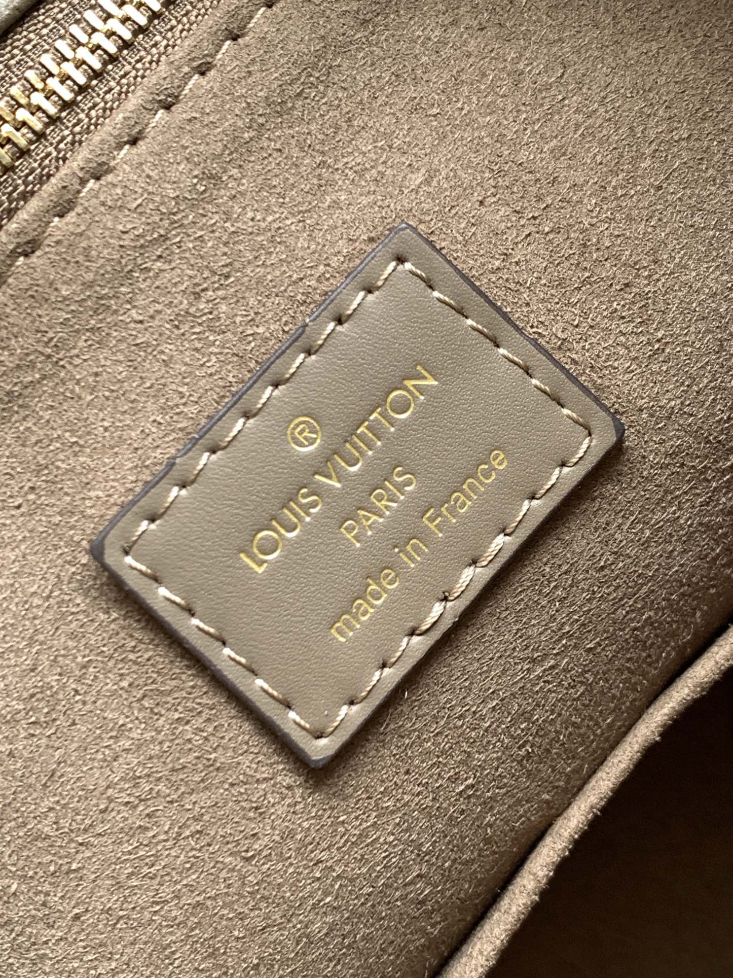 Louis Vuitton Basic Bag Cow Leather Black M-l