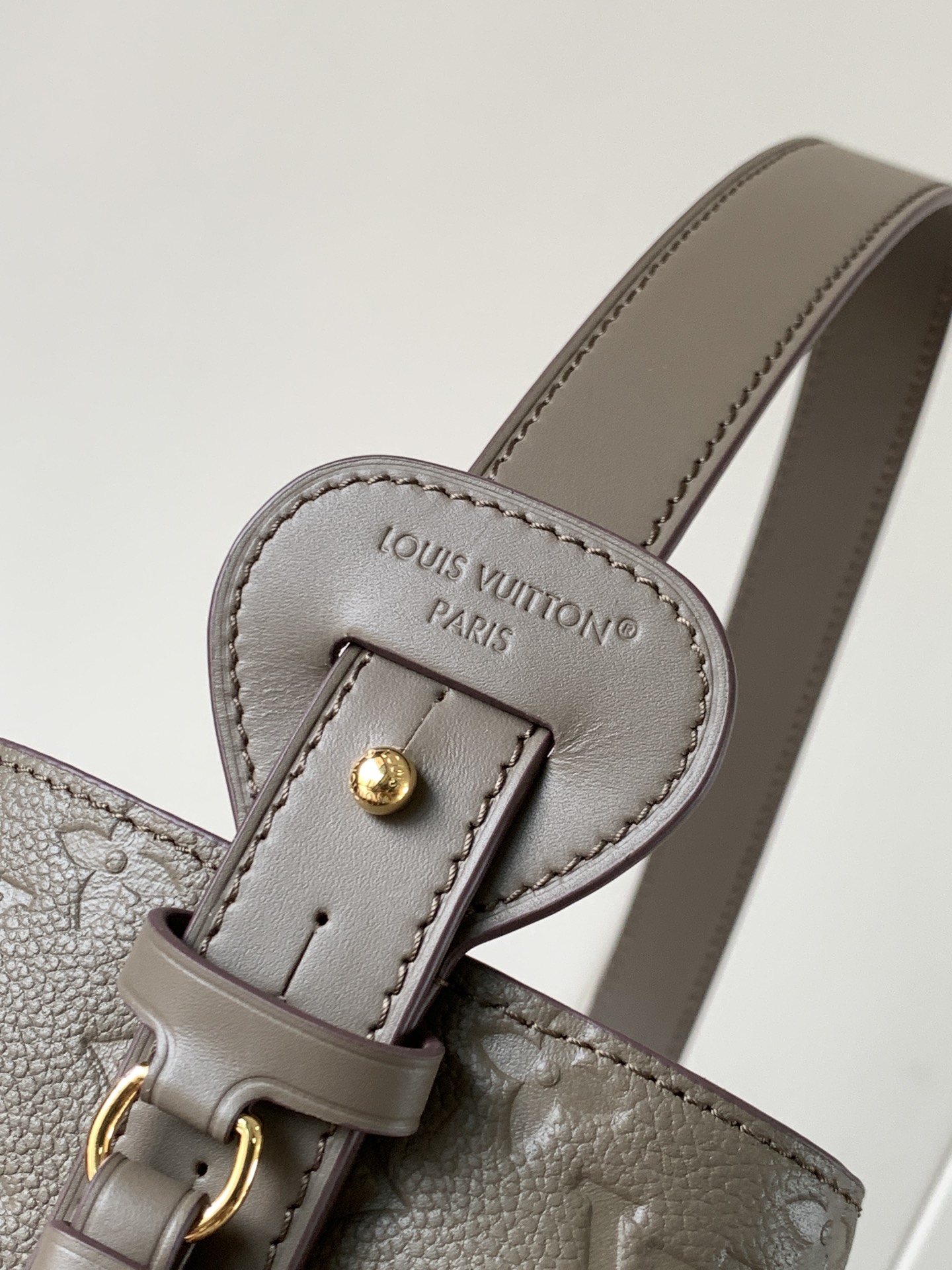 Louis Vuitton Basic Bag Cow Leather Foldable M-l