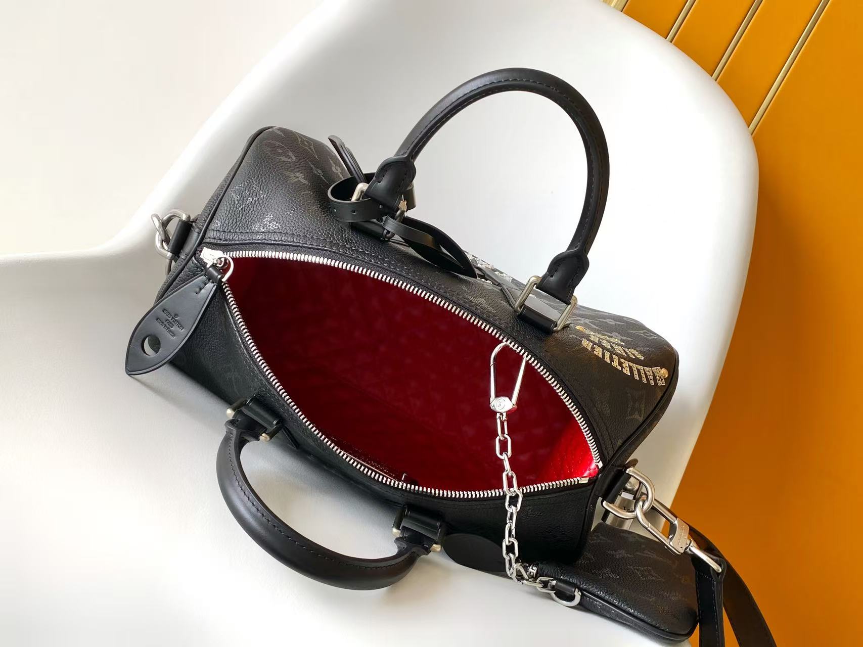 Louis Vuitton Basic Bag Cow Leather M-l-s