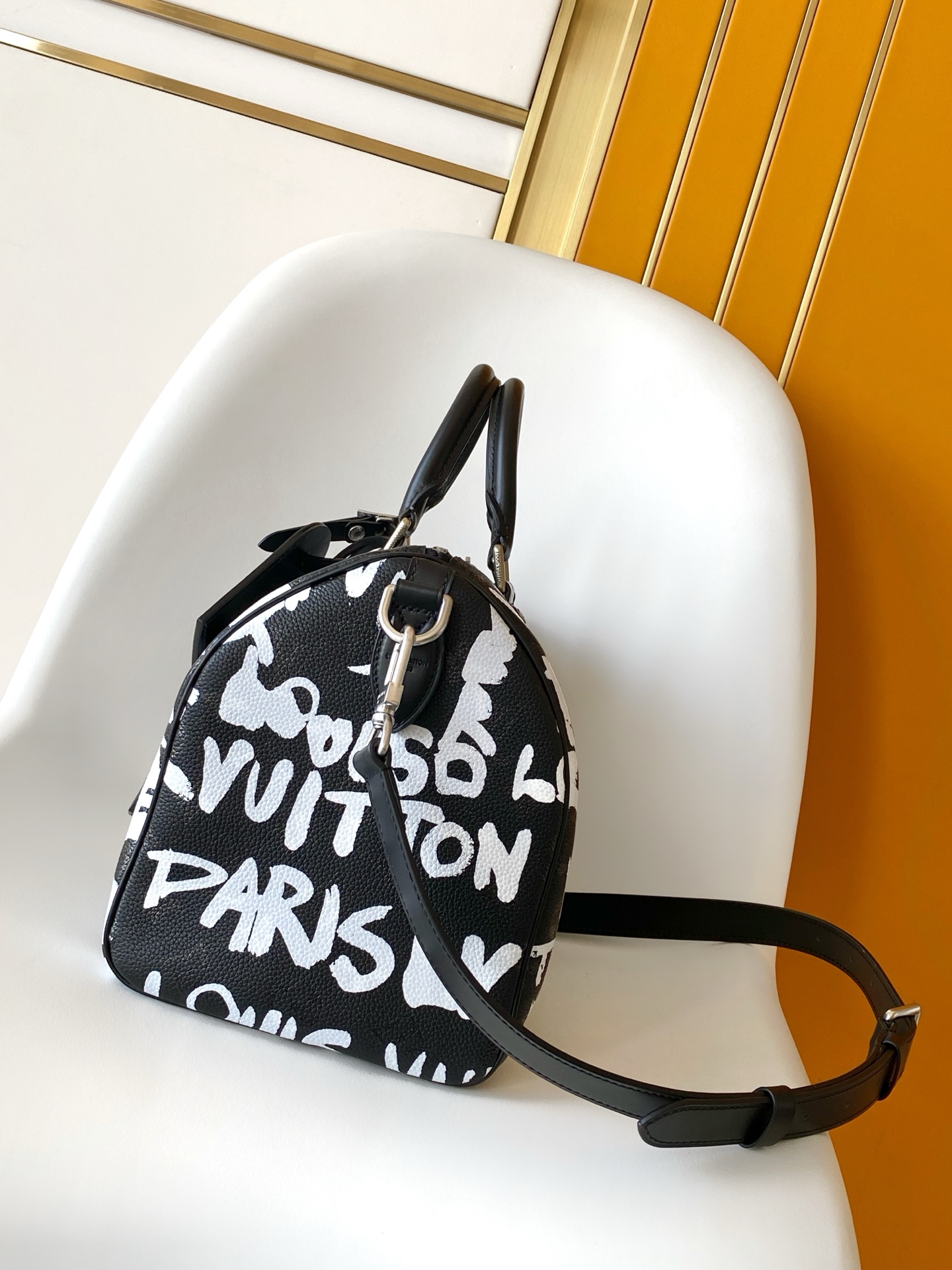 Louis Vuitton Basic Bag Cow Leather M-l-s
