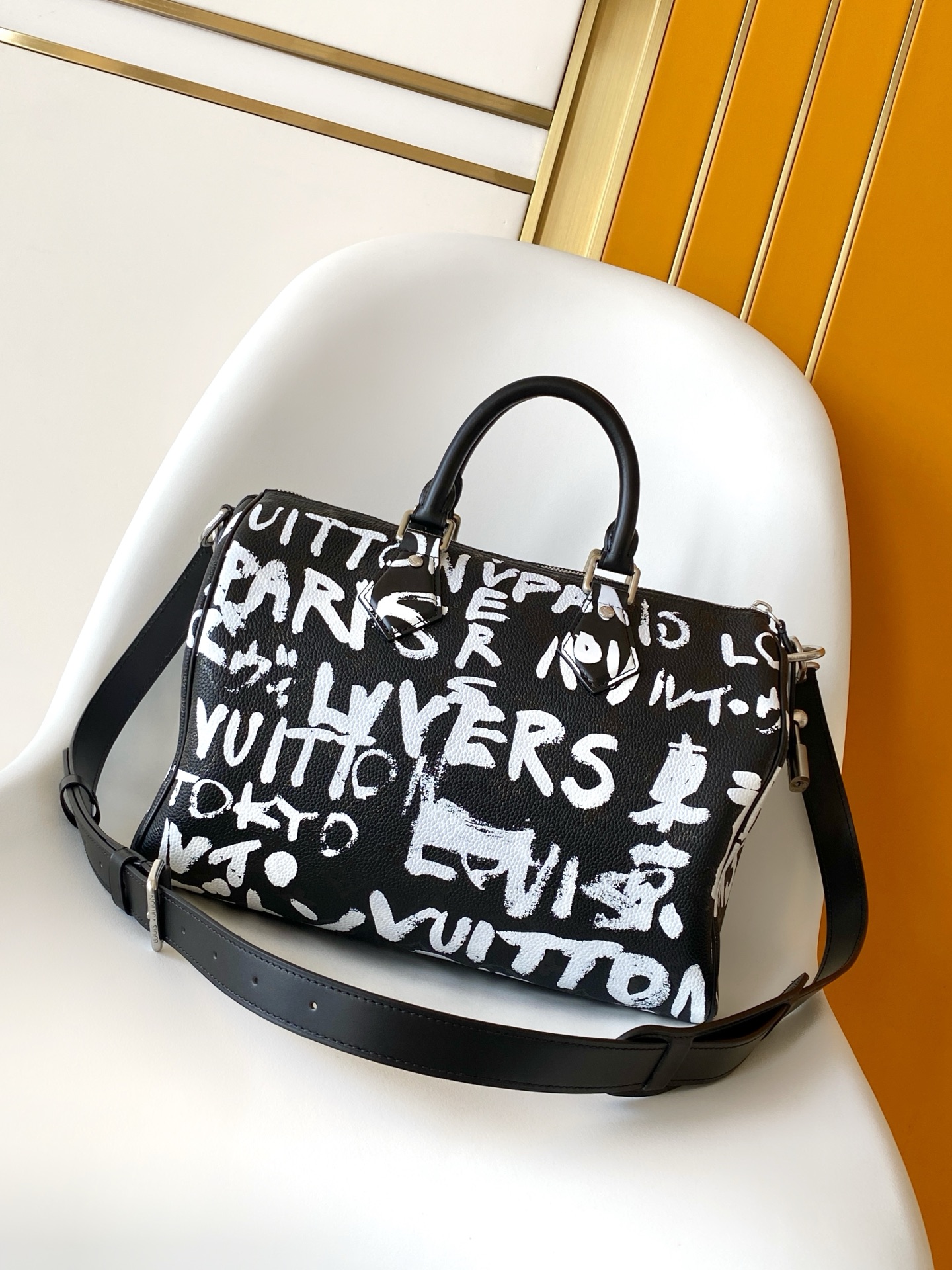 Louis Vuitton Basic Bag Cow Leather M-l-s