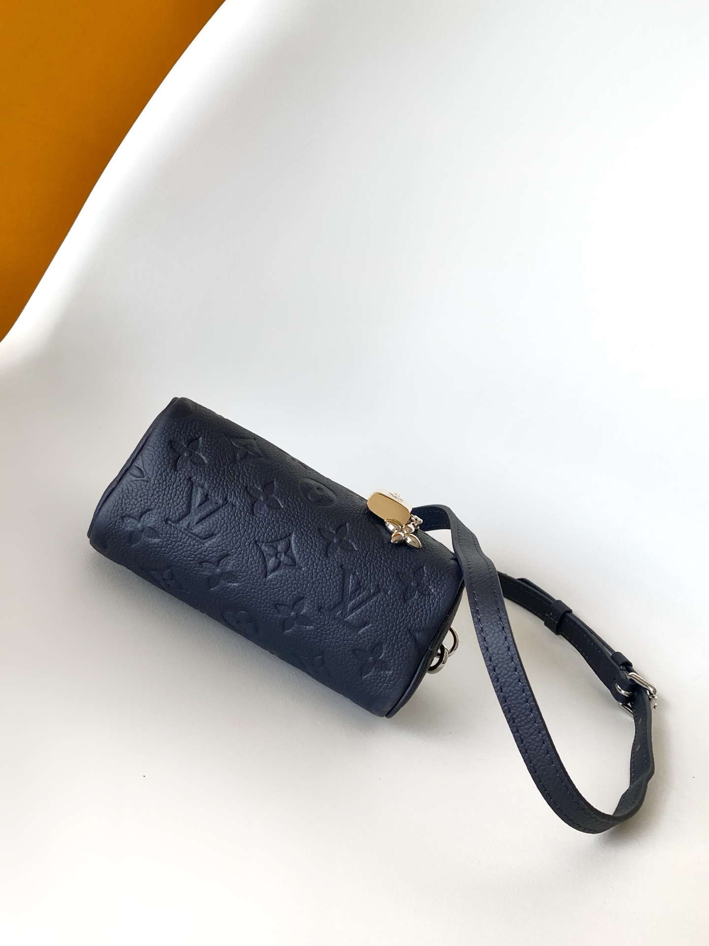 Louis Vuitton Basic Bag Real Leather Silver M-l-s