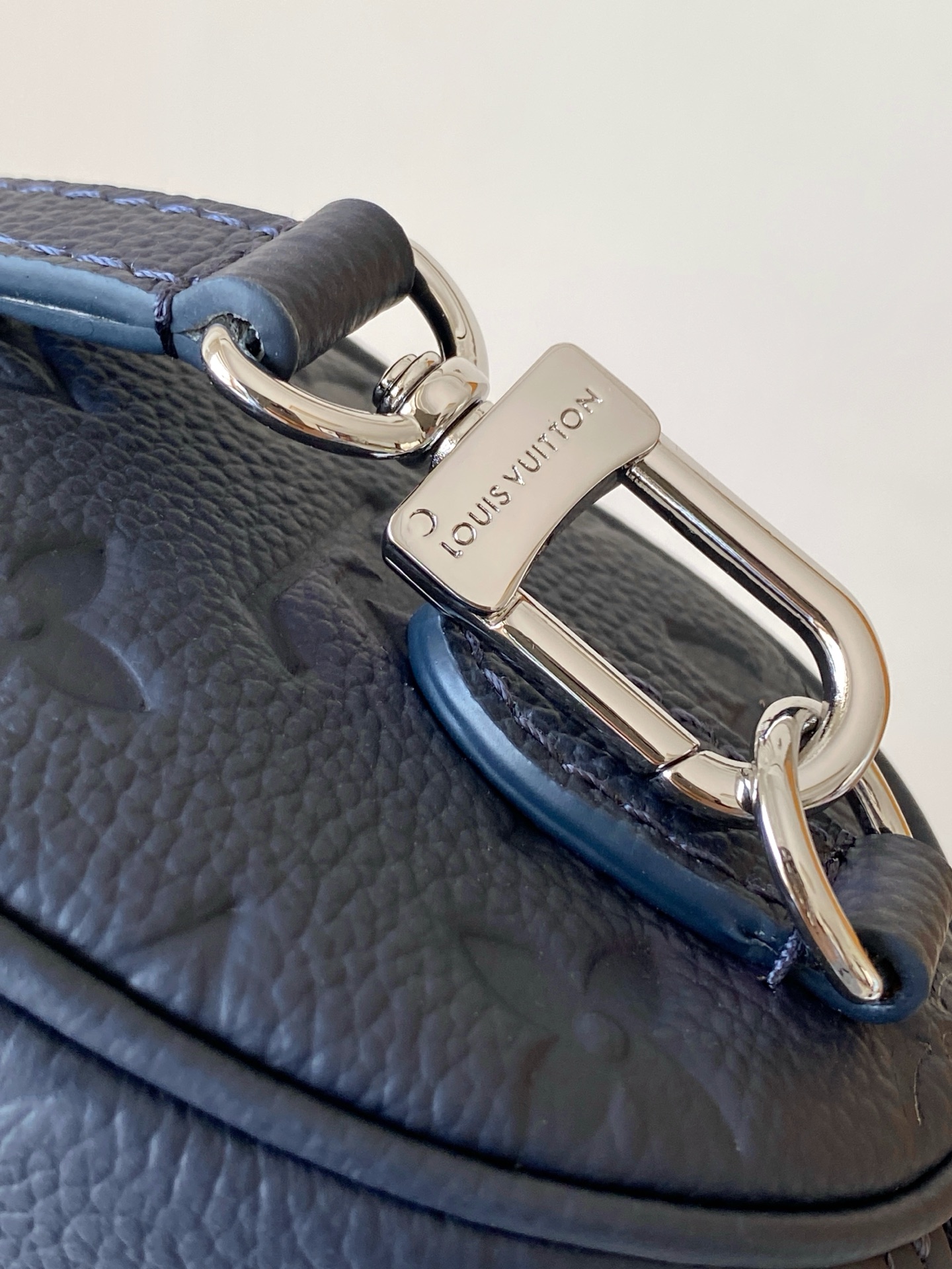 Louis Vuitton Basic Bag Real Leather Silver M-l-s