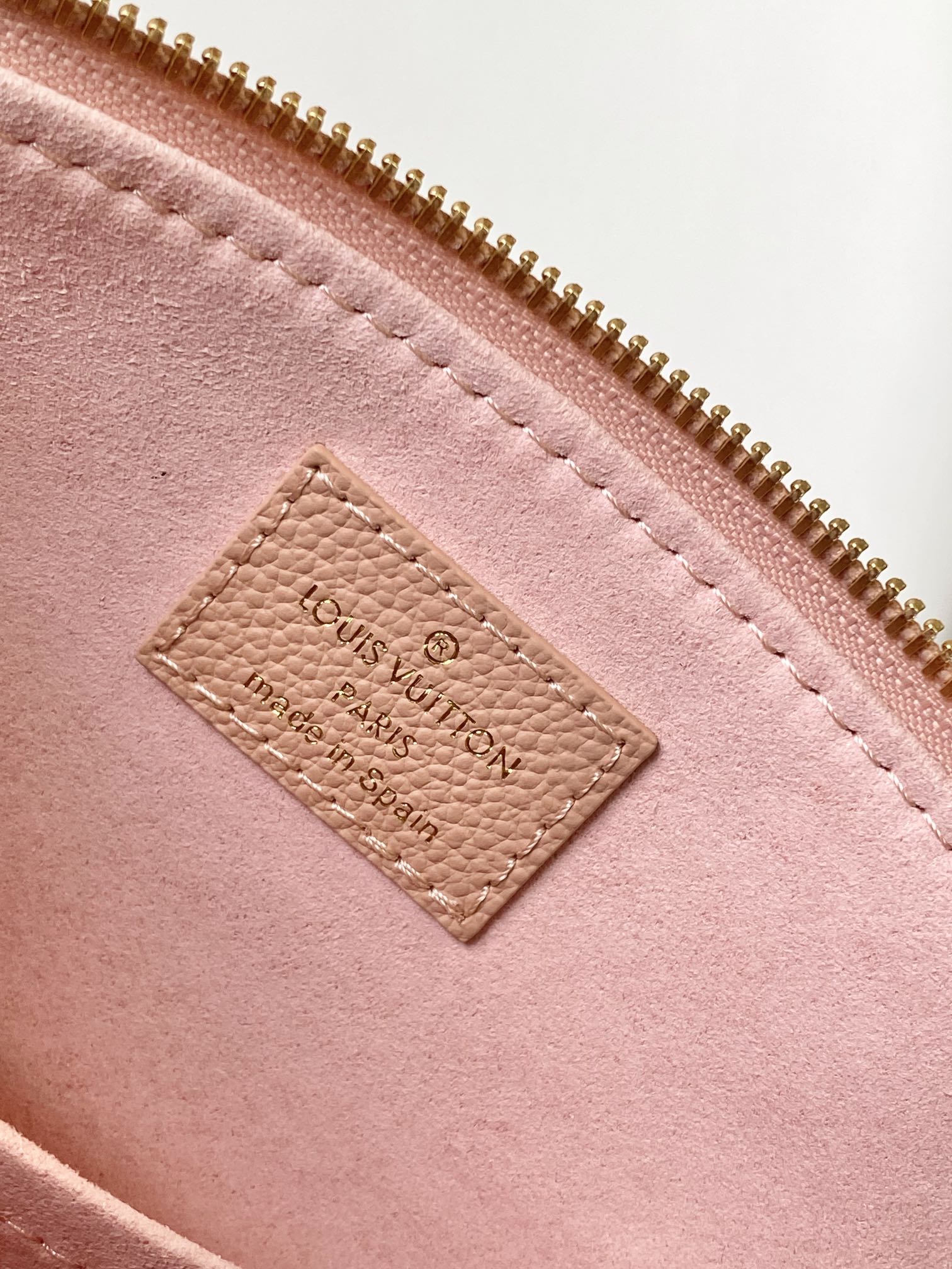 Louis Vuitton Basic Bag Black M-l-s