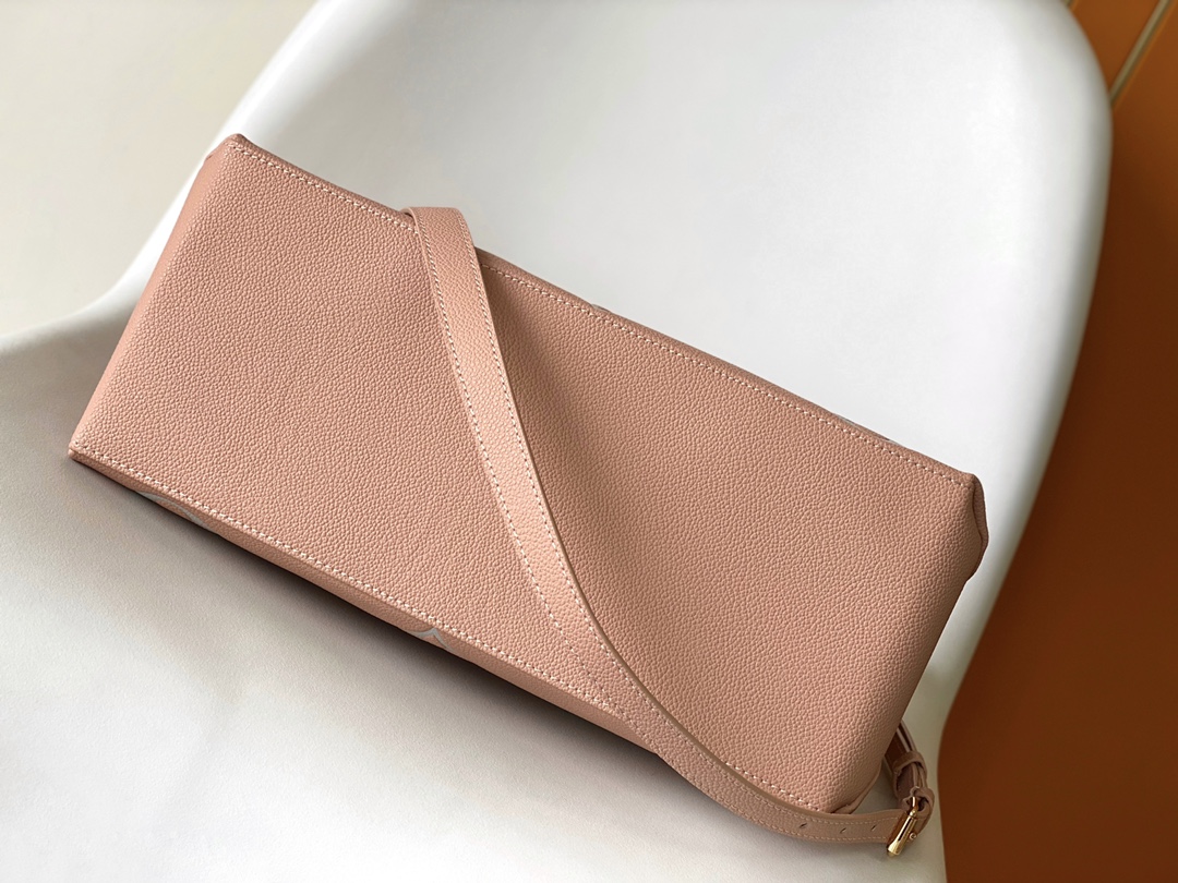 Louis Vuitton Basic Bag Black M-l-s