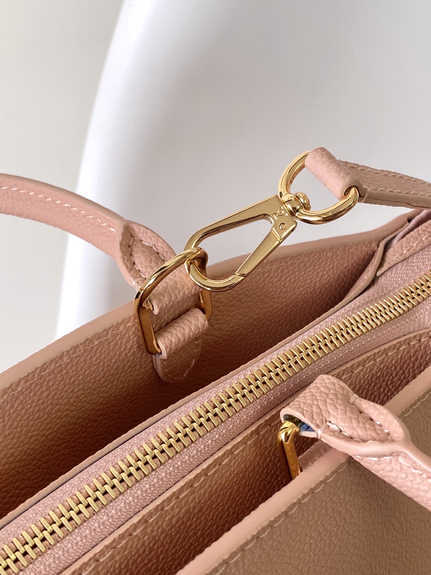 Louis Vuitton Basic Bag Black M-l-s