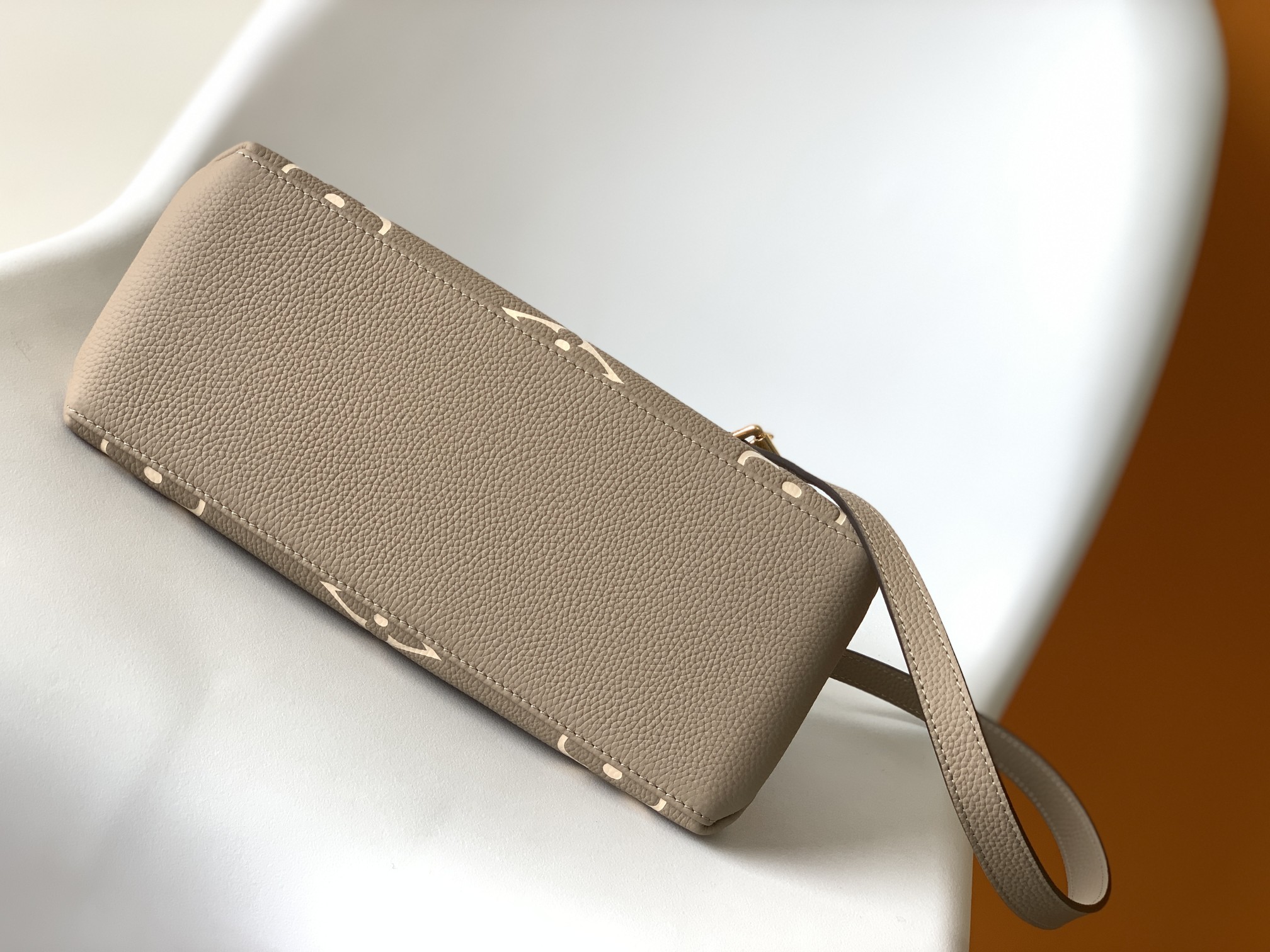 Louis Vuitton Basic Bag Black M-l-s