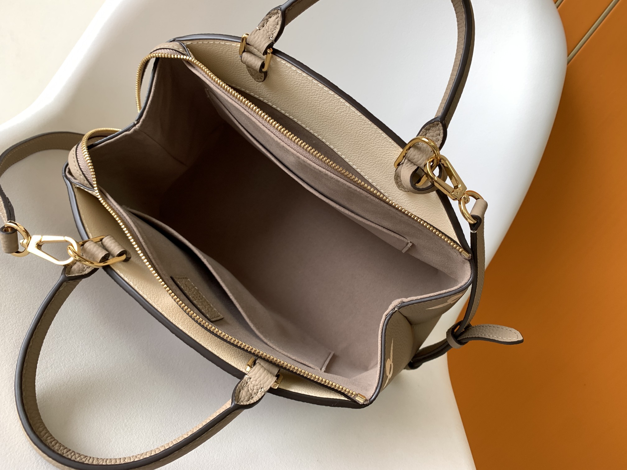 Louis Vuitton Basic Bag Black M-l-s