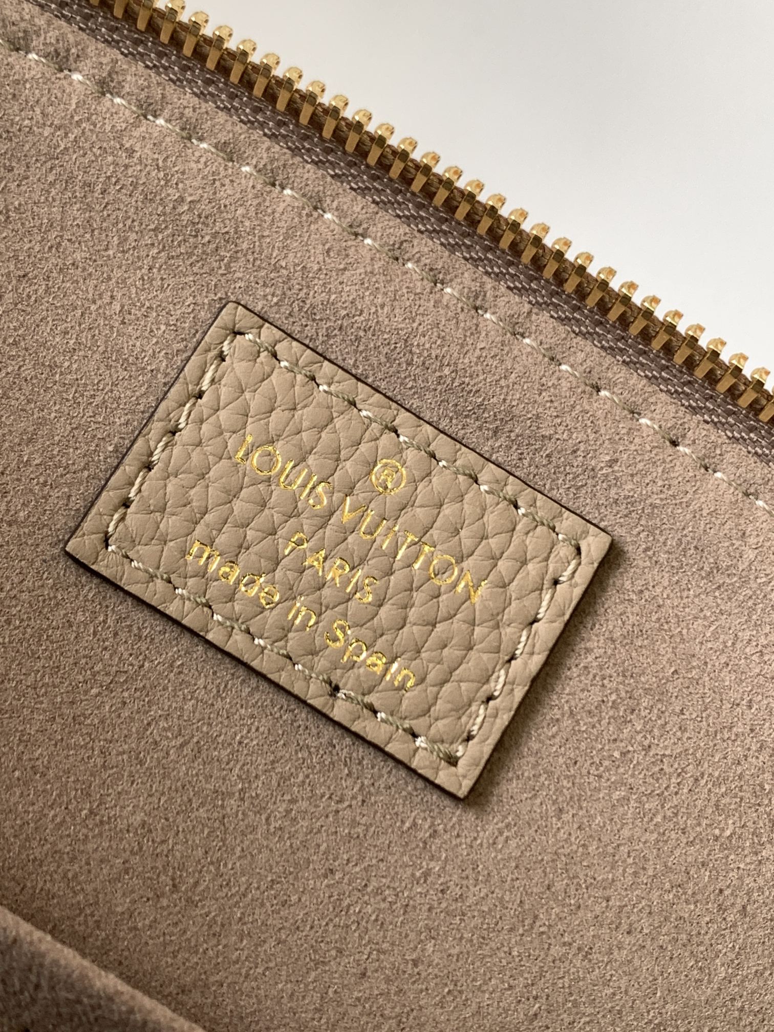 Louis Vuitton Basic Bag Black M-l-s