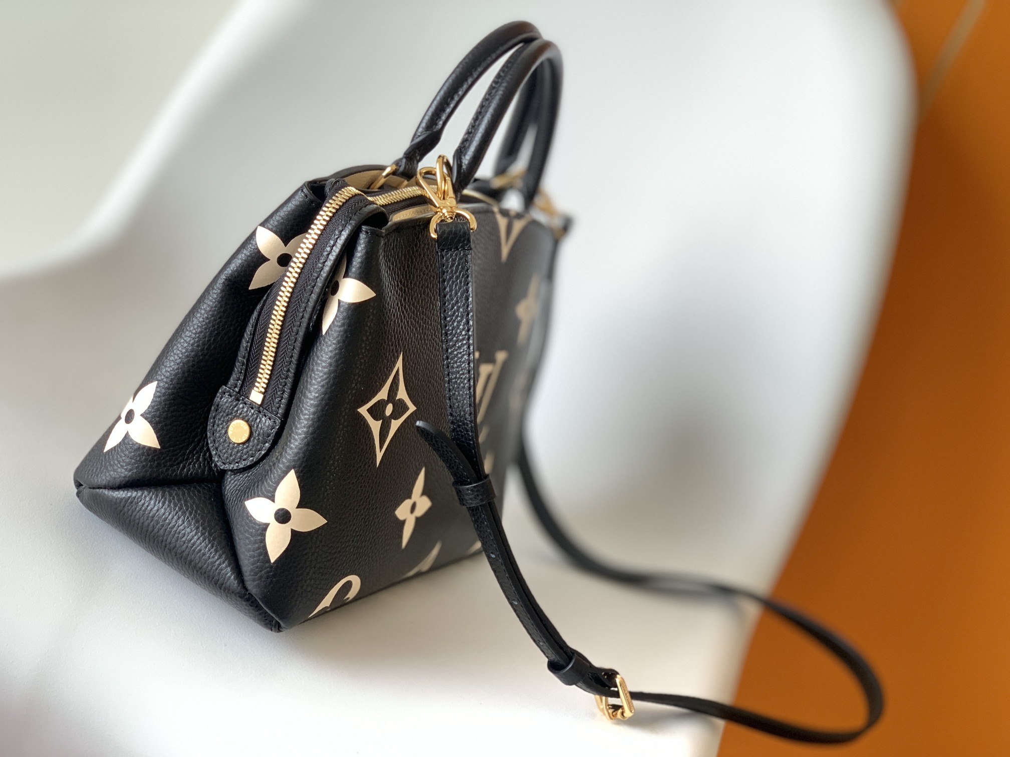 Louis Vuitton Basic Bag Black M-l-s