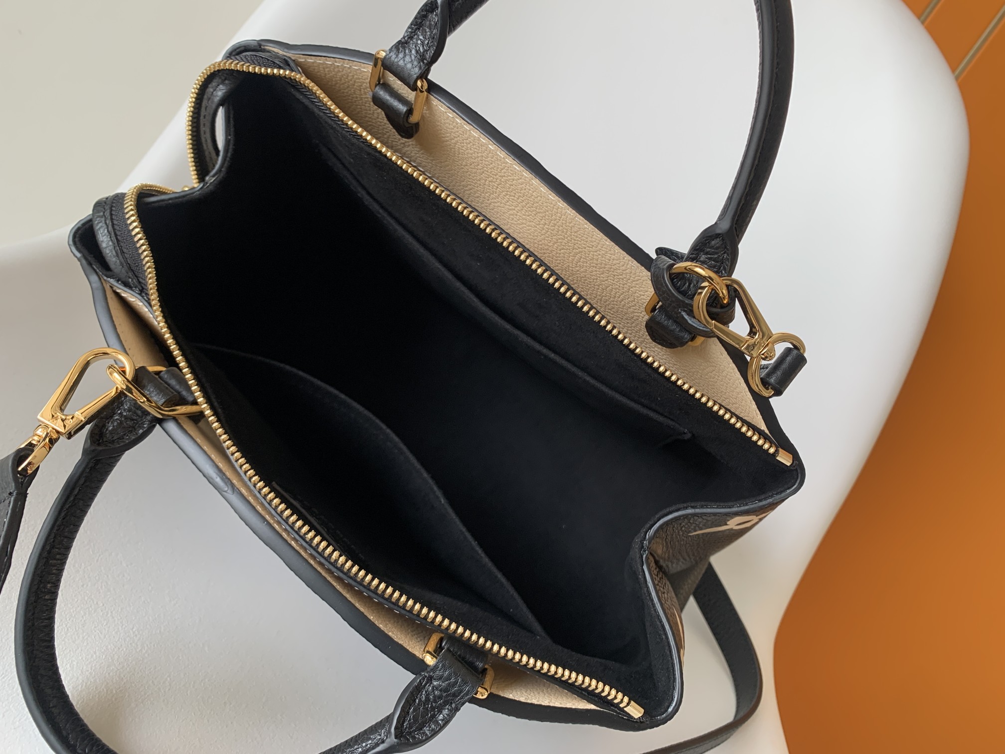 Louis Vuitton Basic Bag Black M-l-s