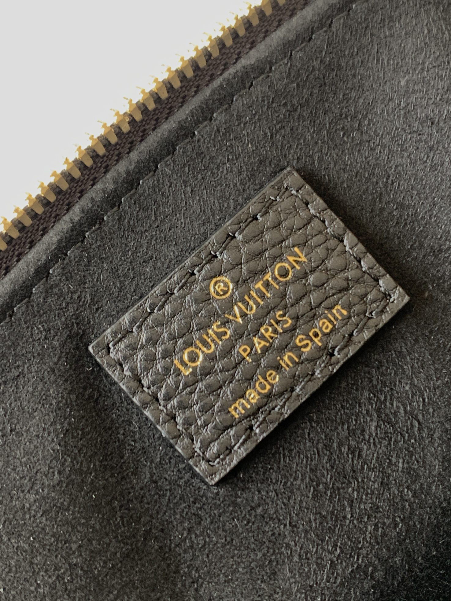 Louis Vuitton Basic Bag Black M-l-s