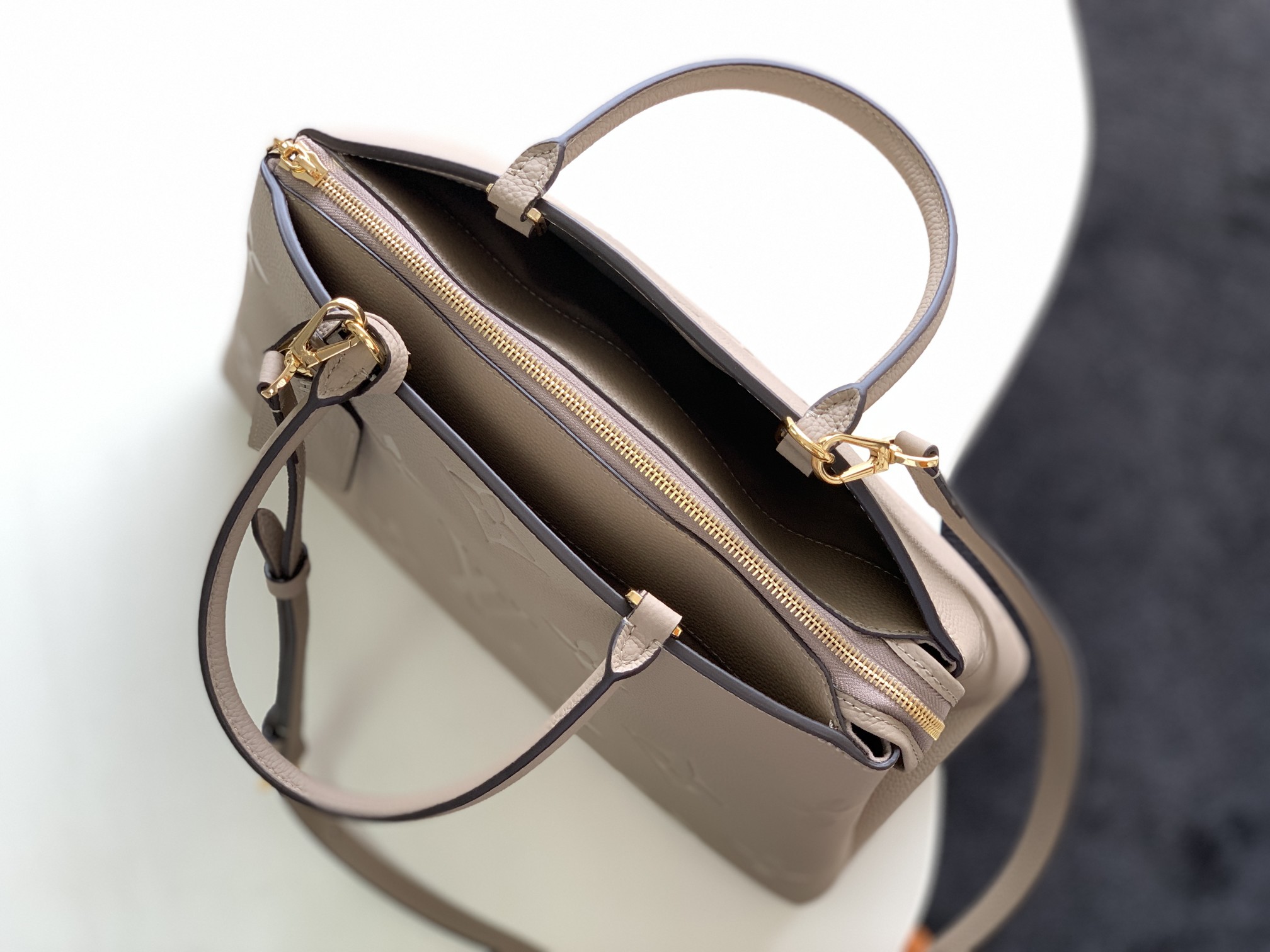 Louis Vuitton Basic Bag Black M-l-s