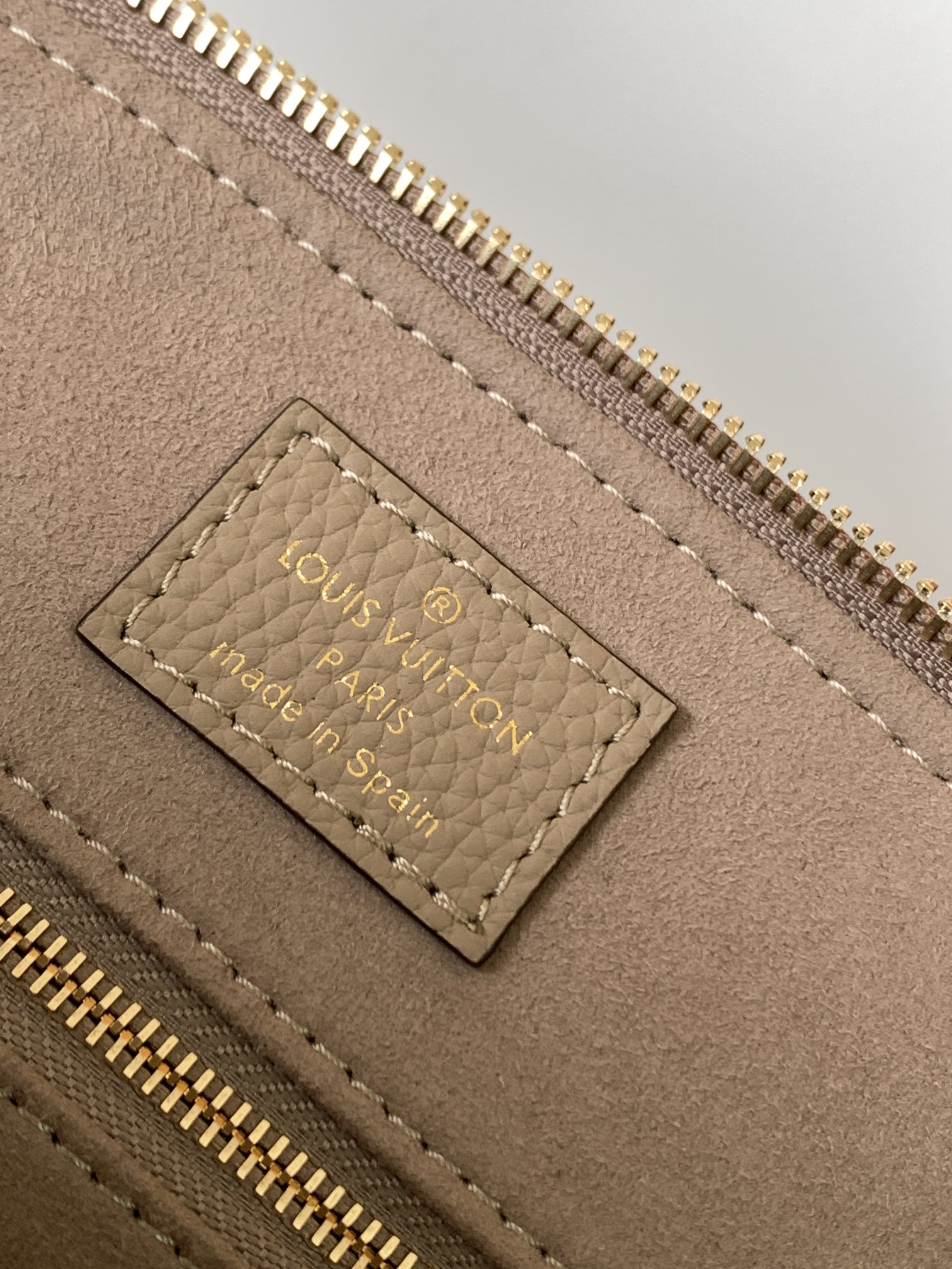 Louis Vuitton Basic Bag Black M-l-s