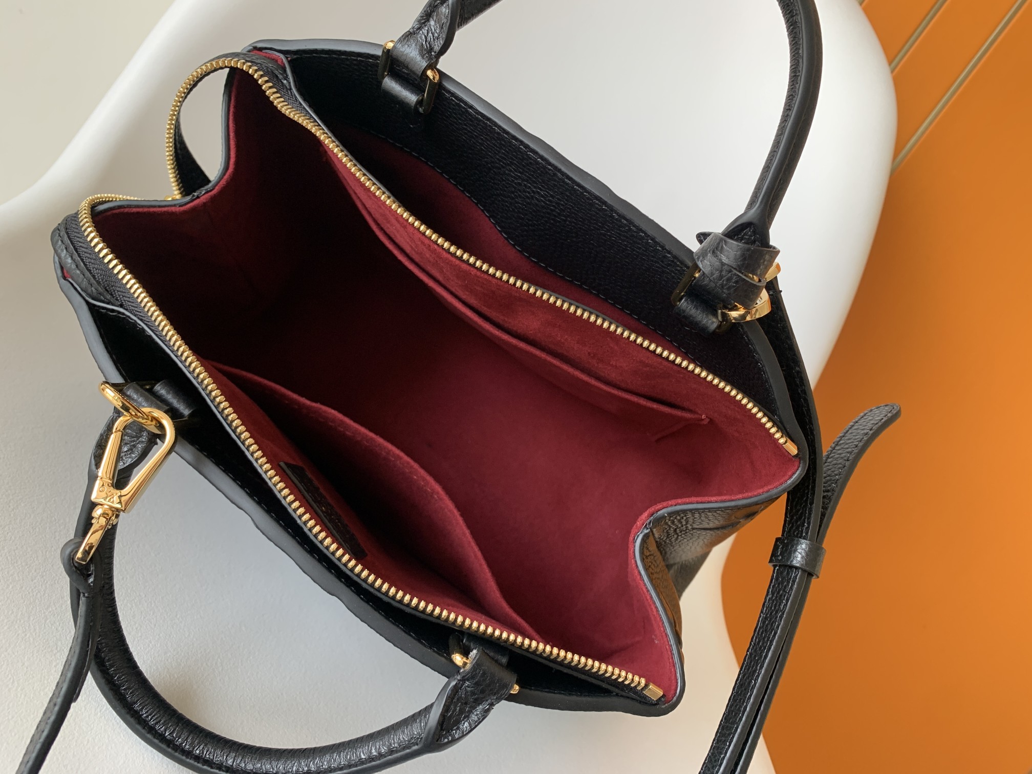 Louis Vuitton Basic Bag Black M-l-s