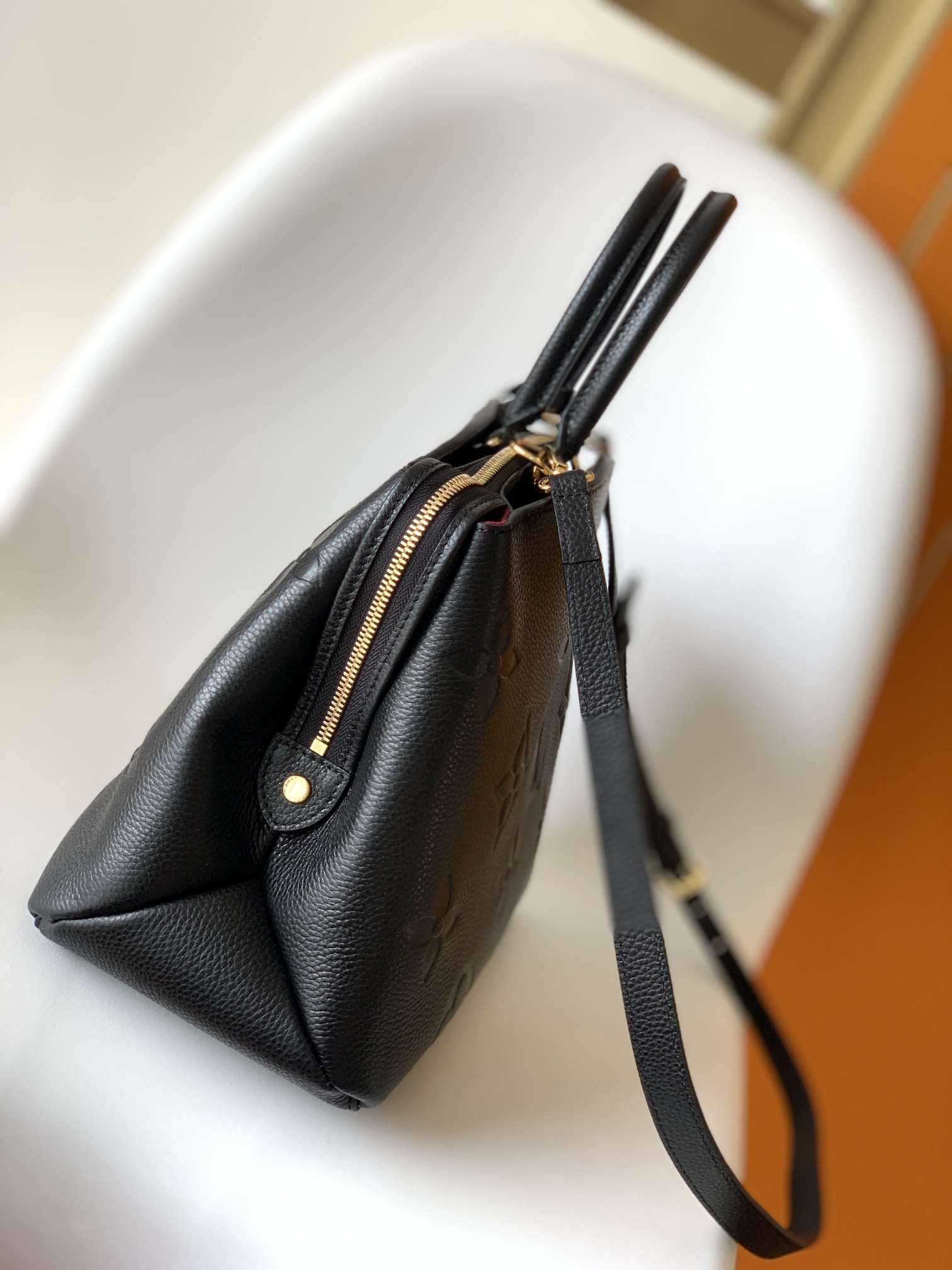 Louis Vuitton Basic Bag Black M-l-s