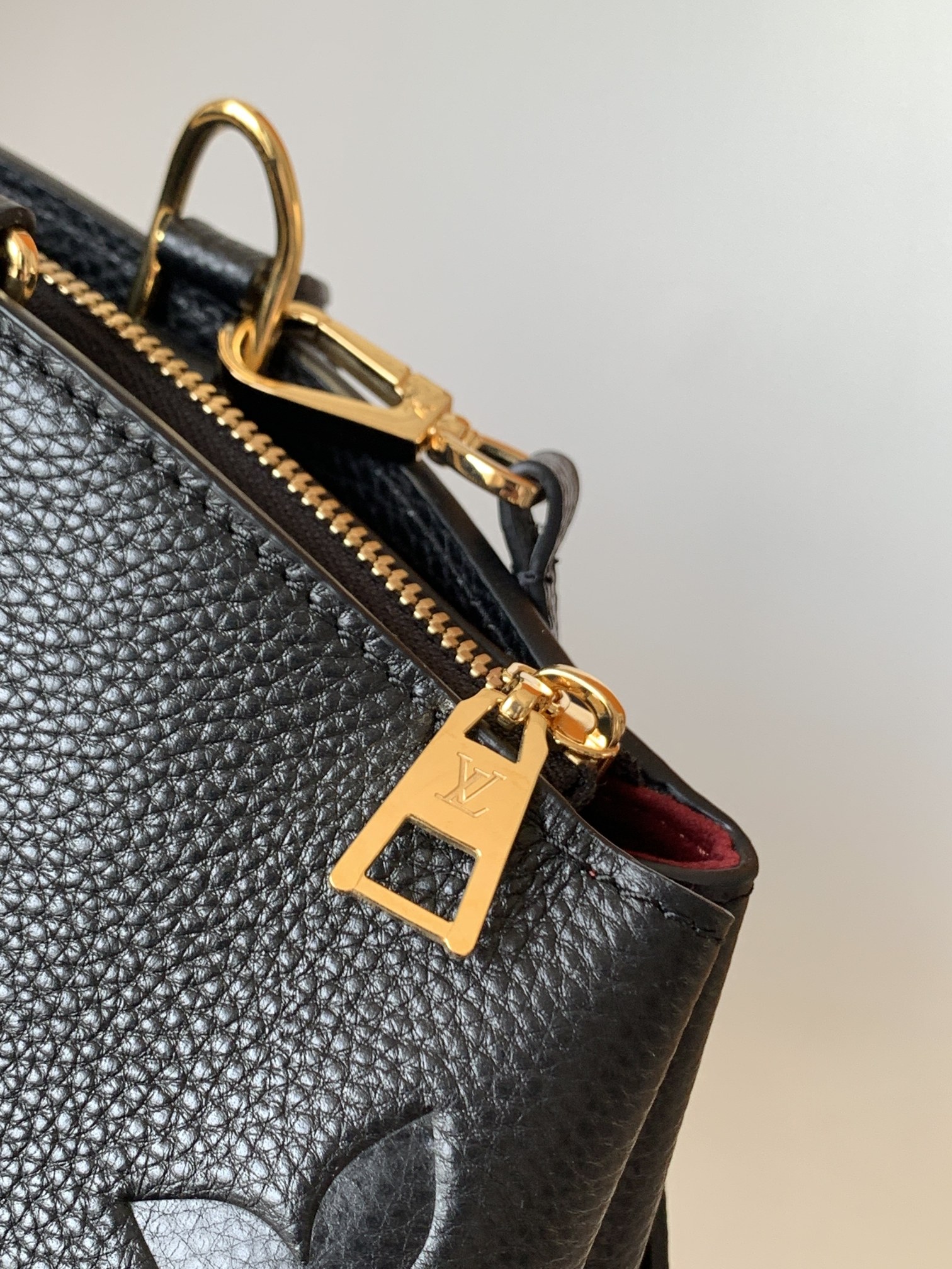 Louis Vuitton Basic Bag Black M-l-s