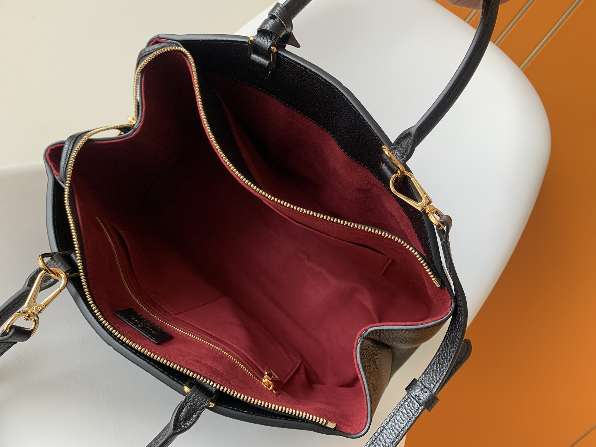 Louis Vuitton Basic Bag Black M-l-s