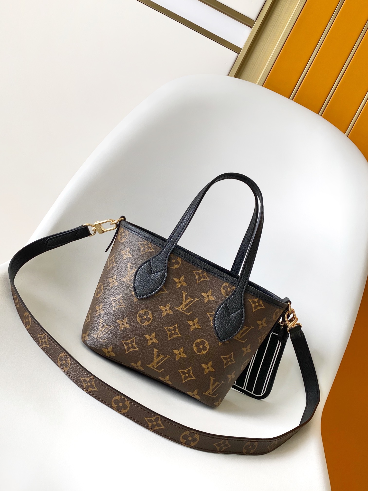 Louis Vuitton Basic Bag Canvas Black M-l-s